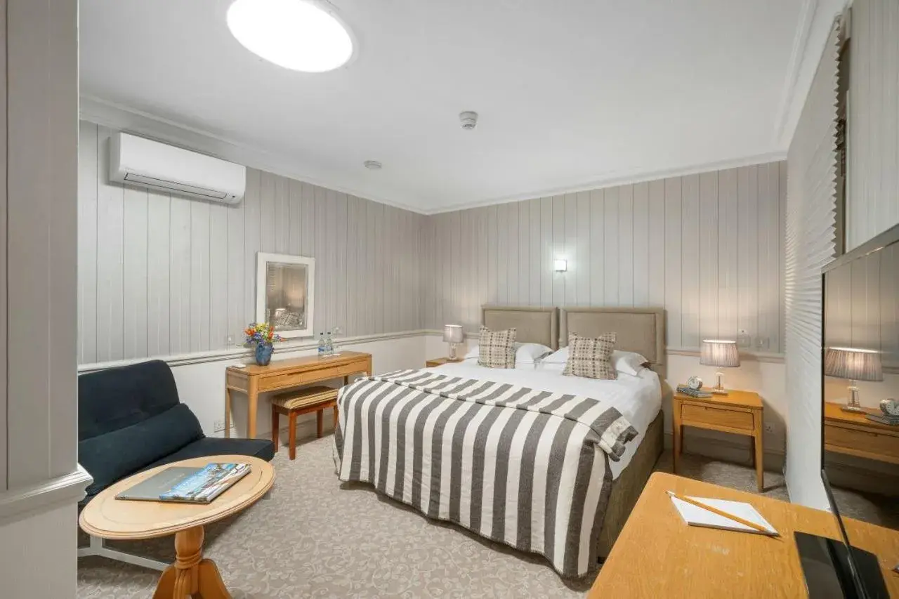 Executive Sun Pipe Double Room in Watersmeet Hotel Executive Sun Pipe Double Room in Watersmeet Hotel