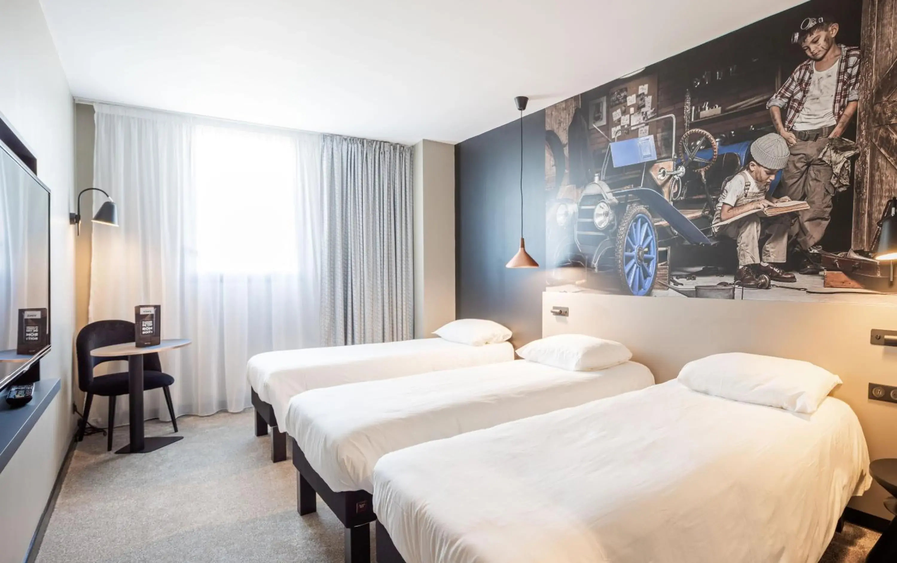 Standard Twin Room in ibis Le Mans Centre Gare Nord Standard Twin Room in ibis Le Mans Centre Gare Nord