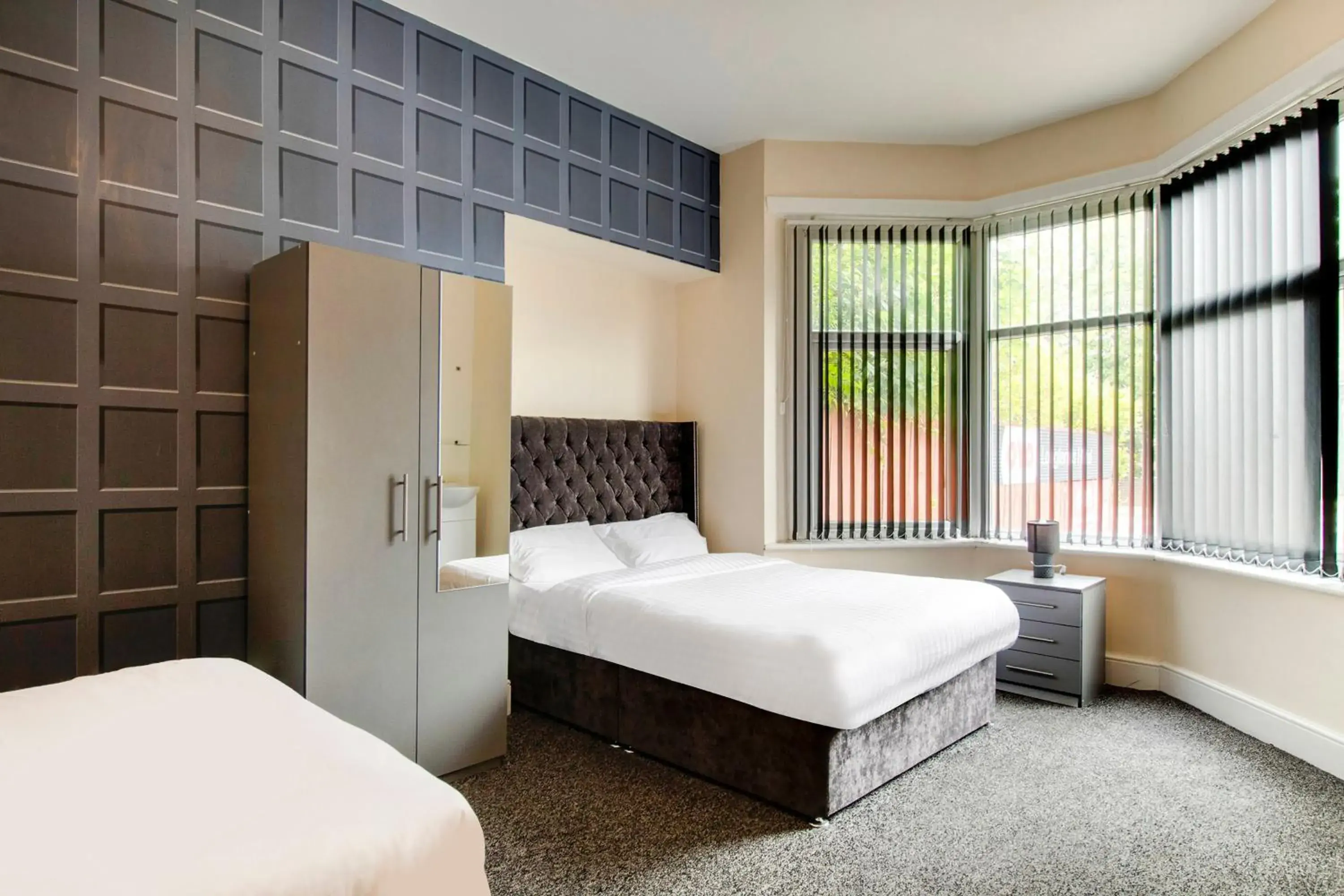 Triple Room with Shared Bathroom in The Longlands Hotel Triple Room with Shared Bathroom in The Longlands Hotel