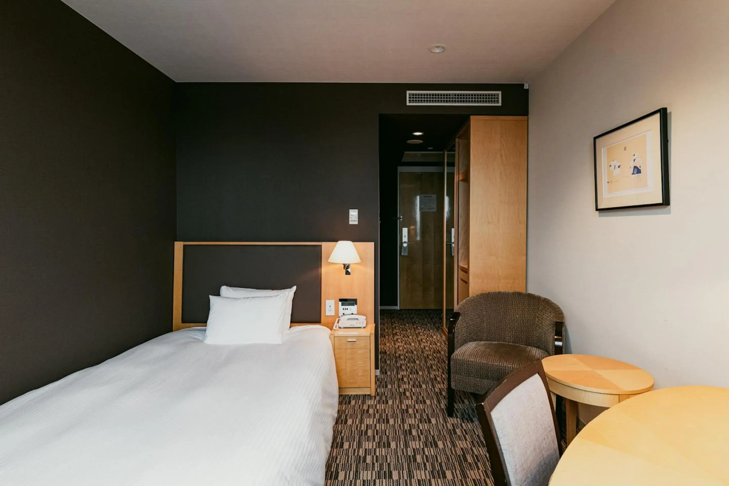 Comfort Small Double Room - single occupancy - Non-Smoking in Oarks Canal Park Hotel Toyama Comfort Small Double Room - single occupancy - Non-Smoking in Oarks Canal Park Hotel Toyama