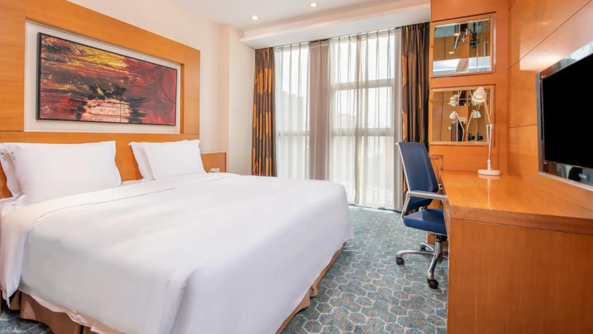Standard King Room - Accessible in Holiday Inn Express Beijing Huacai by IHG Standard King Room - Accessible in Holiday Inn Express Beijing Huacai by IHG