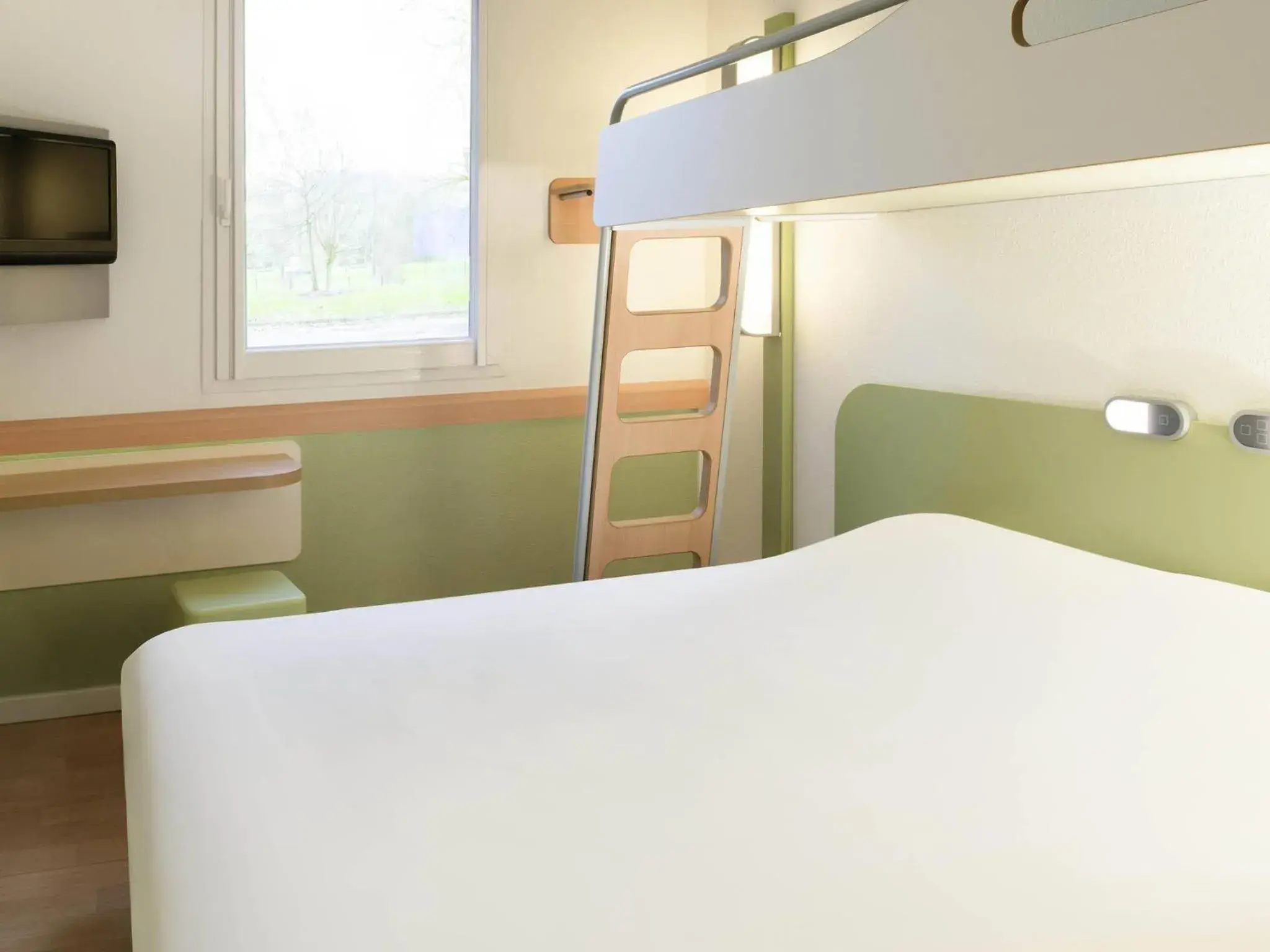 Double Room with Bunk Bed in ibis Budget Lons-le-Saunier Double Room with Bunk Bed in ibis Budget Lons-le-Saunier