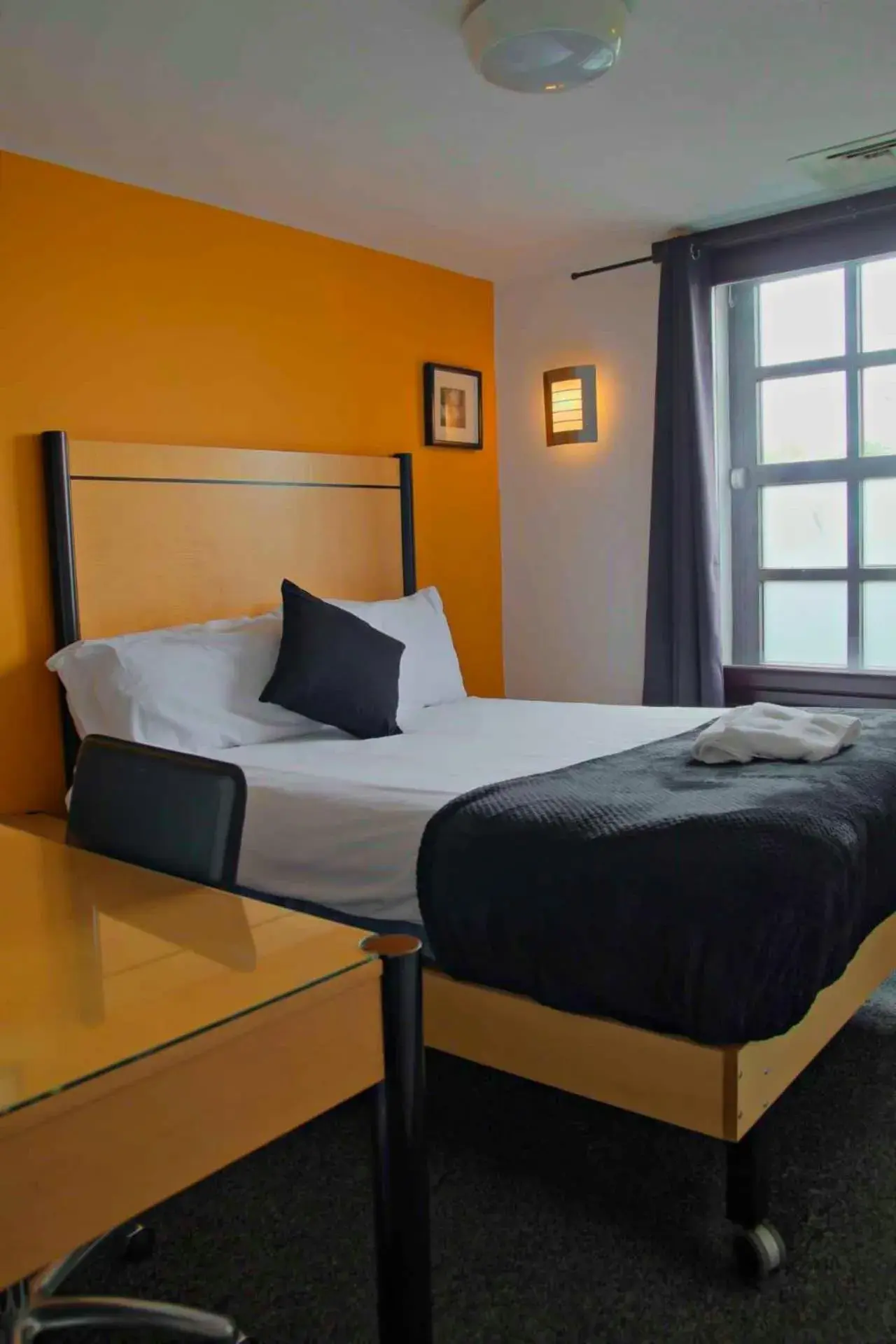 Small Double Room in Cornmill Hotel Small Double Room in Cornmill Hotel