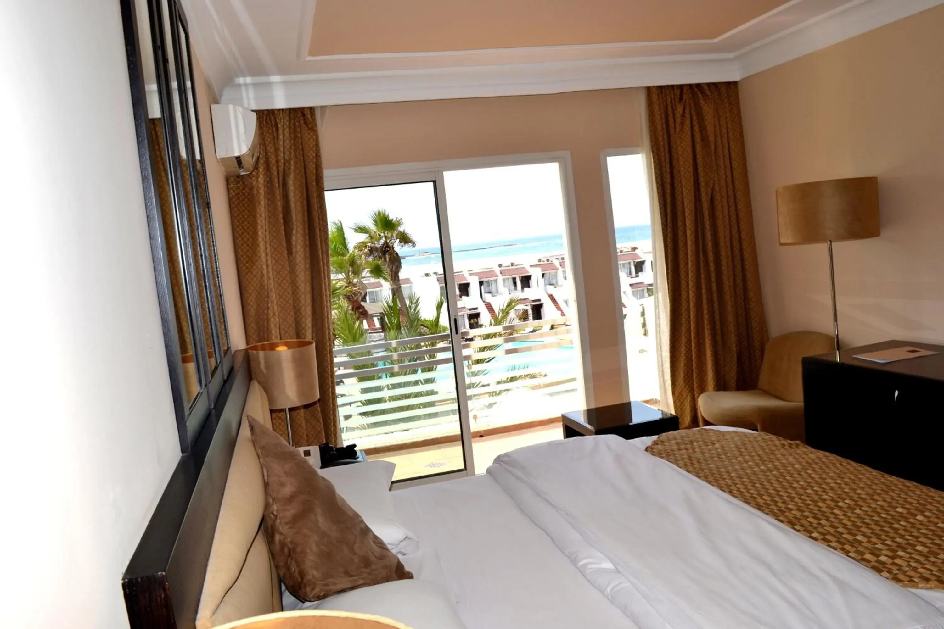 Standard double room with airport transfer in Casablanca Le Lido Thalasso & Spa (ex Riad Salam) Standard double room with airport transfer in Casablanca Le Lido Thalasso & Spa (ex Riad Salam)