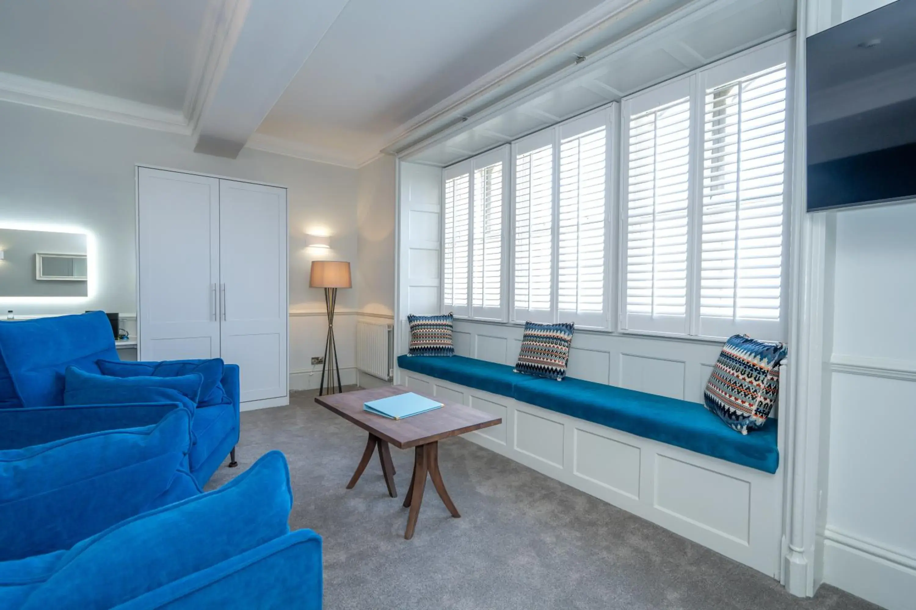 Deluxe Double or Twin Room with Sea View in The Golden Lion Hotel Deluxe Double or Twin Room with Sea View in The Golden Lion Hotel