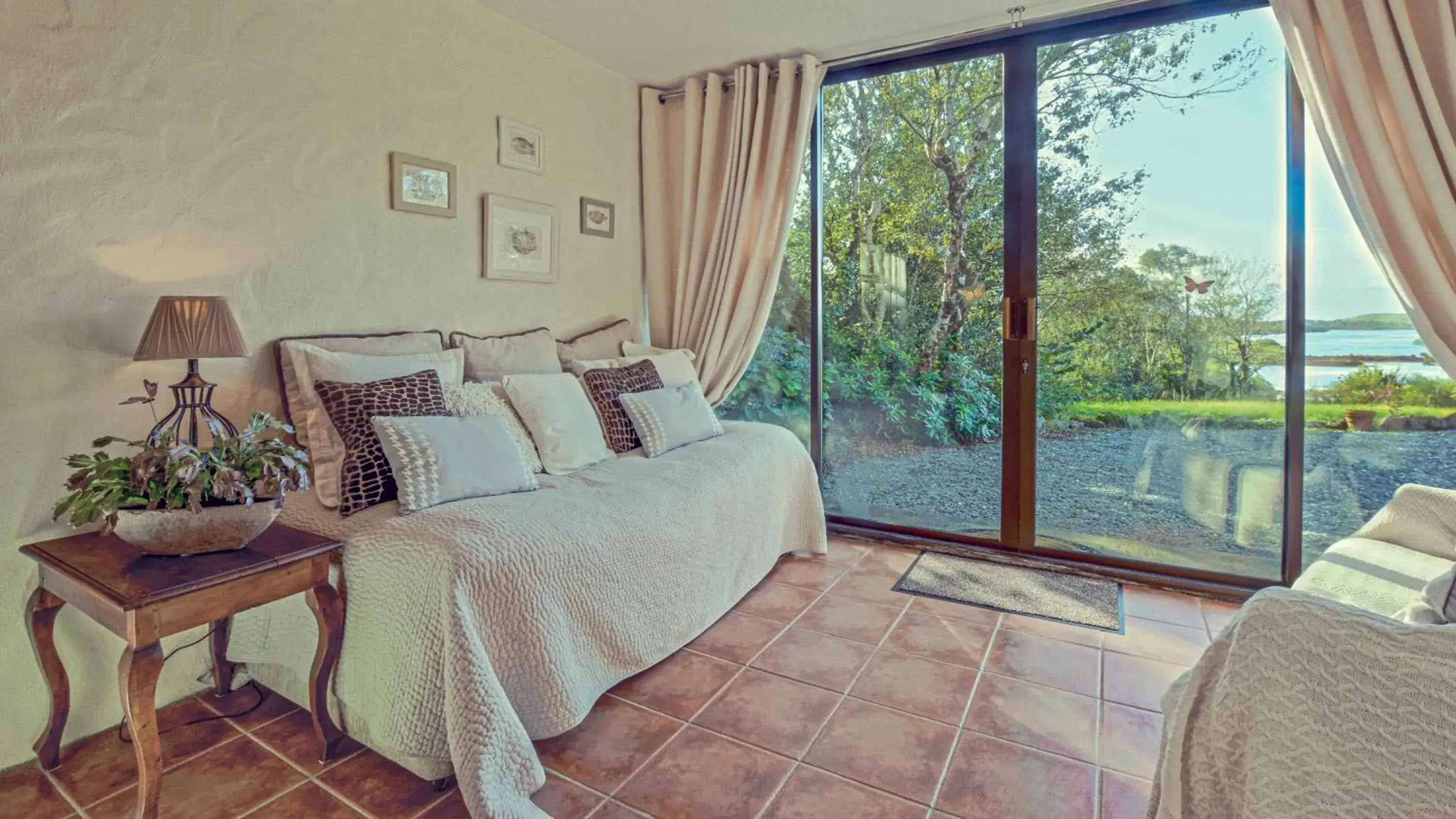 Three-Bedroom Vacation Home in Ardagh Hotel & Restaurant Three-Bedroom Vacation Home in Ardagh Hotel & Restaurant