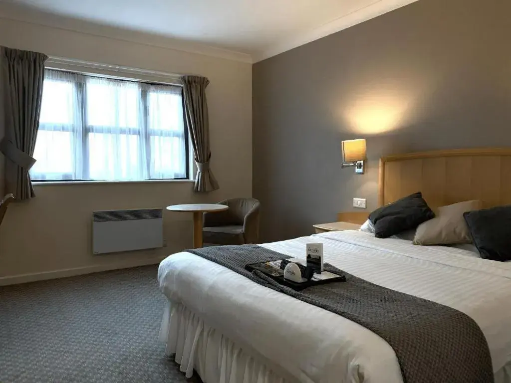 Superior Double Room in The Wiltshire Hotel, Golf and Leisure Resort Superior Double Room in The Wiltshire Hotel, Golf and Leisure Resort
