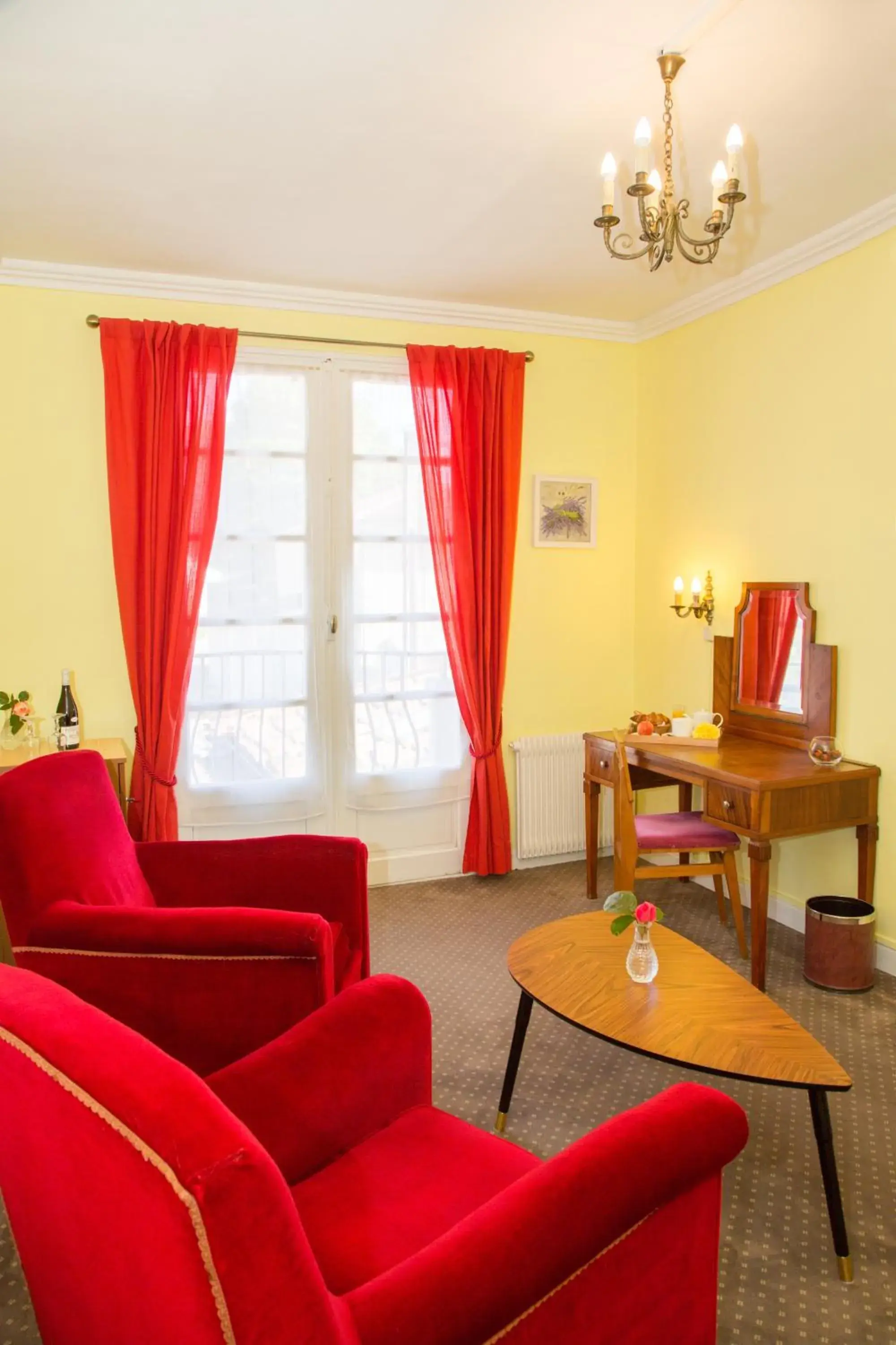 Classic Suite in Hostellerie de La Roseraie Classic Suite in Hostellerie de La Roseraie