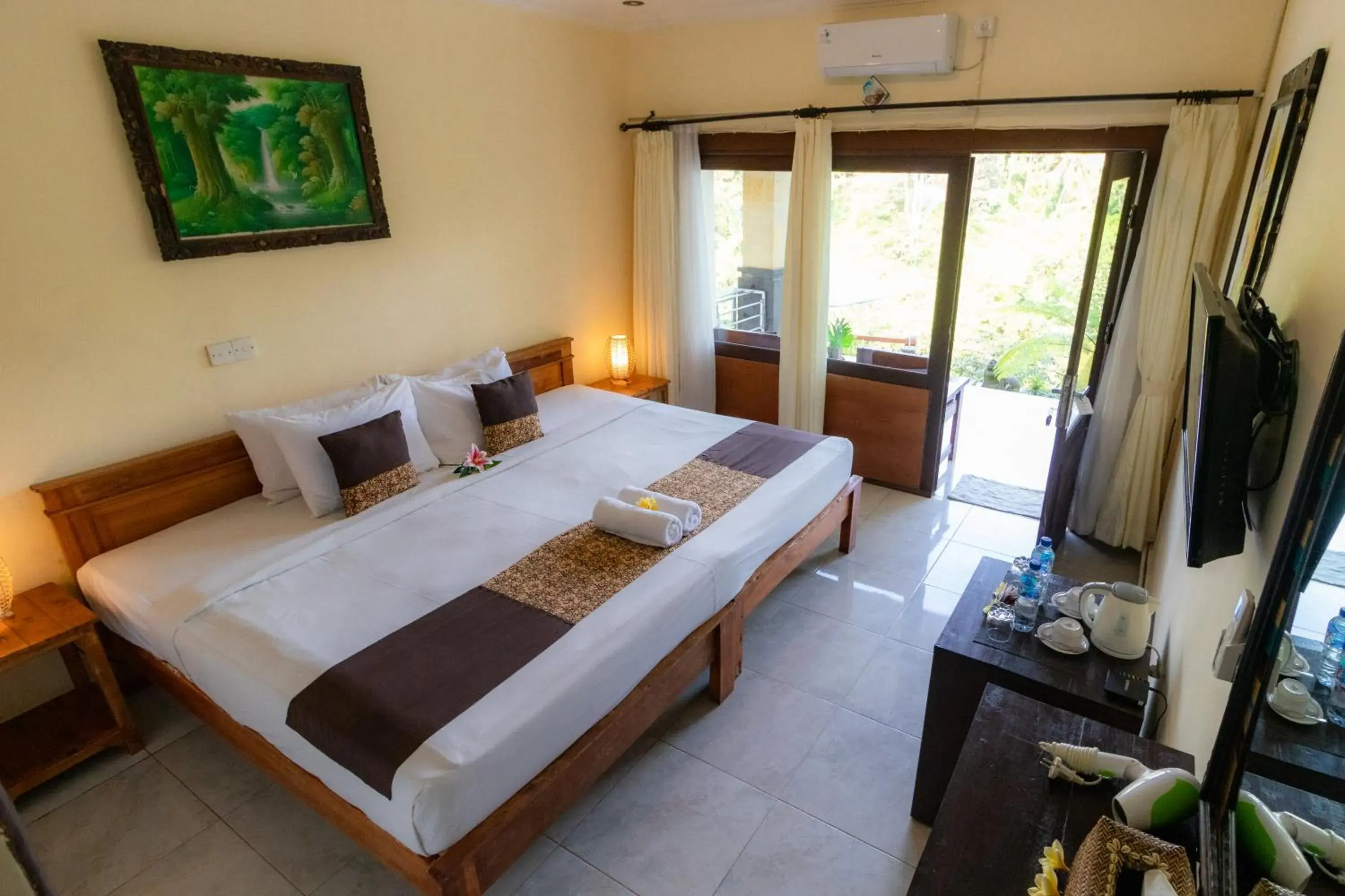 Double or Twin Room with Pool View in Doni House & Villas Double or Twin Room with Pool View in Doni House & Villas
