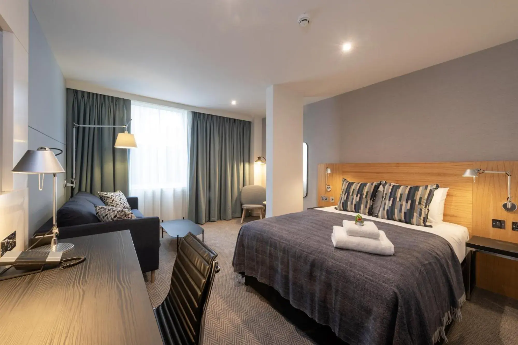 Family Room in Apex City of Edinburgh Hotel Family Room in Apex City of Edinburgh Hotel