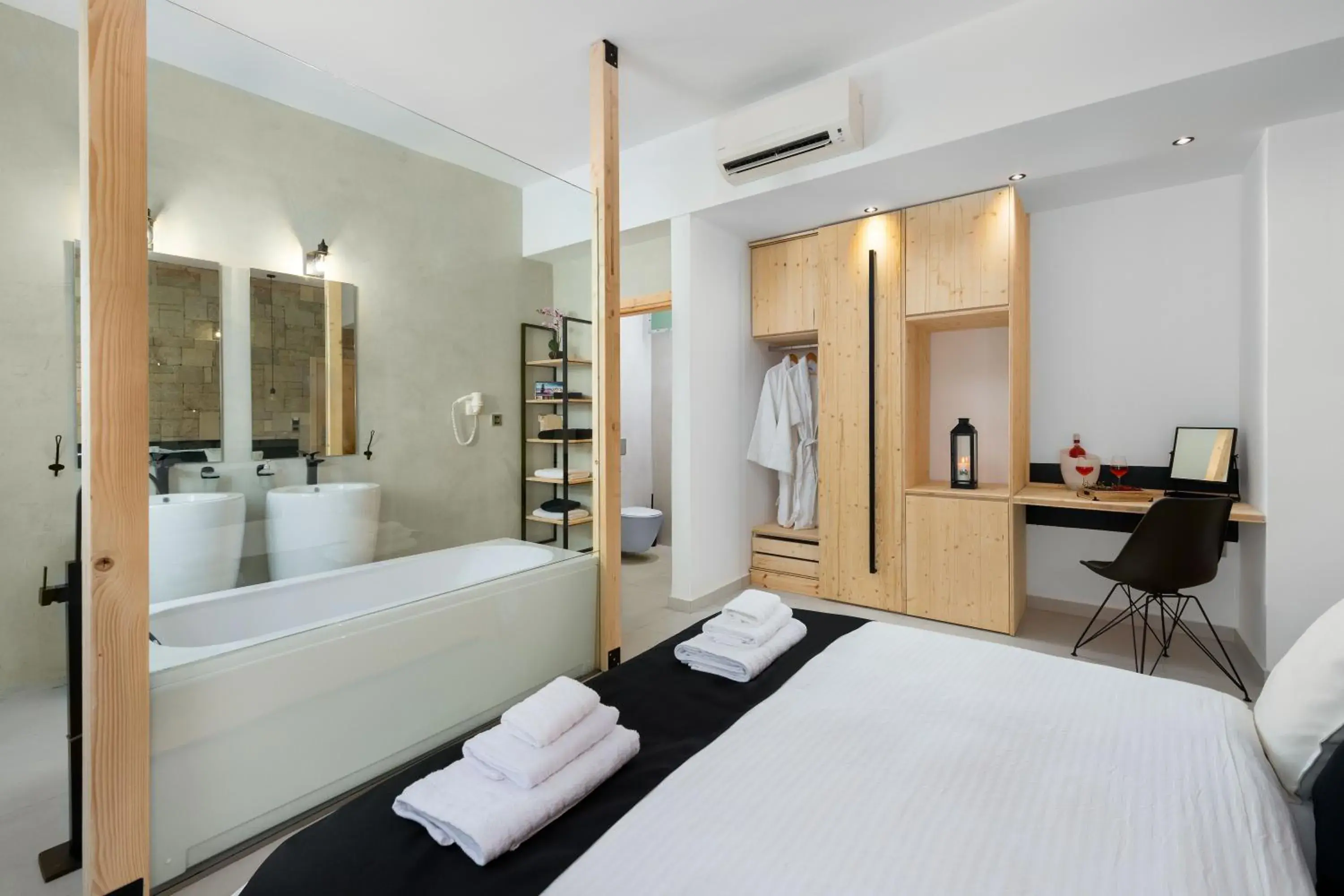 Apartament typu Deluxe Suite z widokiem na Stare Miasto in Old Town Senses Boutique Hotel Apartament typu Deluxe Suite z widokiem na Stare Miasto in Old Town Senses Boutique Hotel