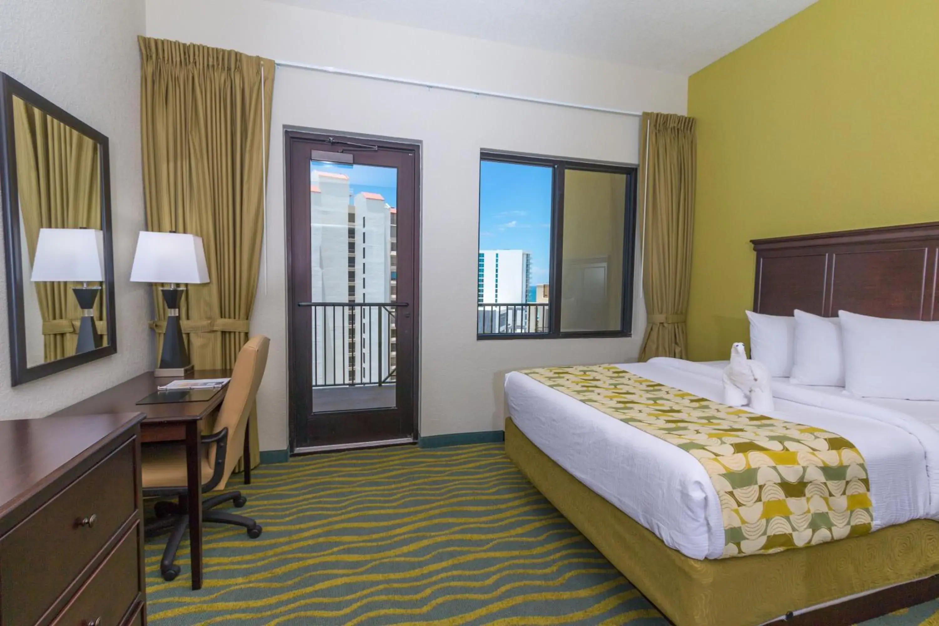 King Room with Pool View in Edge Hotel Clearwater Beach King Room with Pool View in Edge Hotel Clearwater Beach