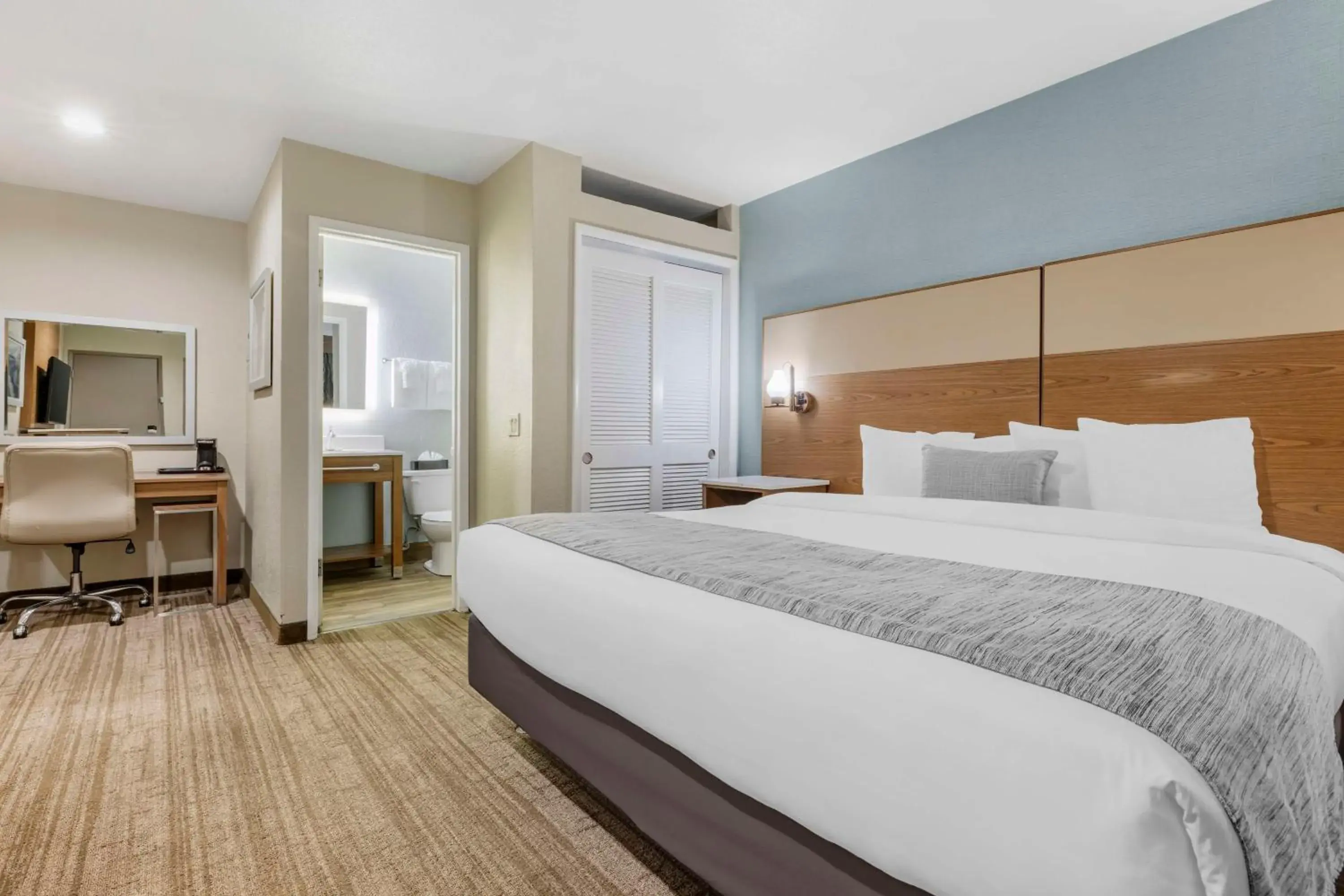 King Room - single occupancy in Best Western Carlsbad by the Sea King Room - single occupancy in Best Western Carlsbad by the Sea