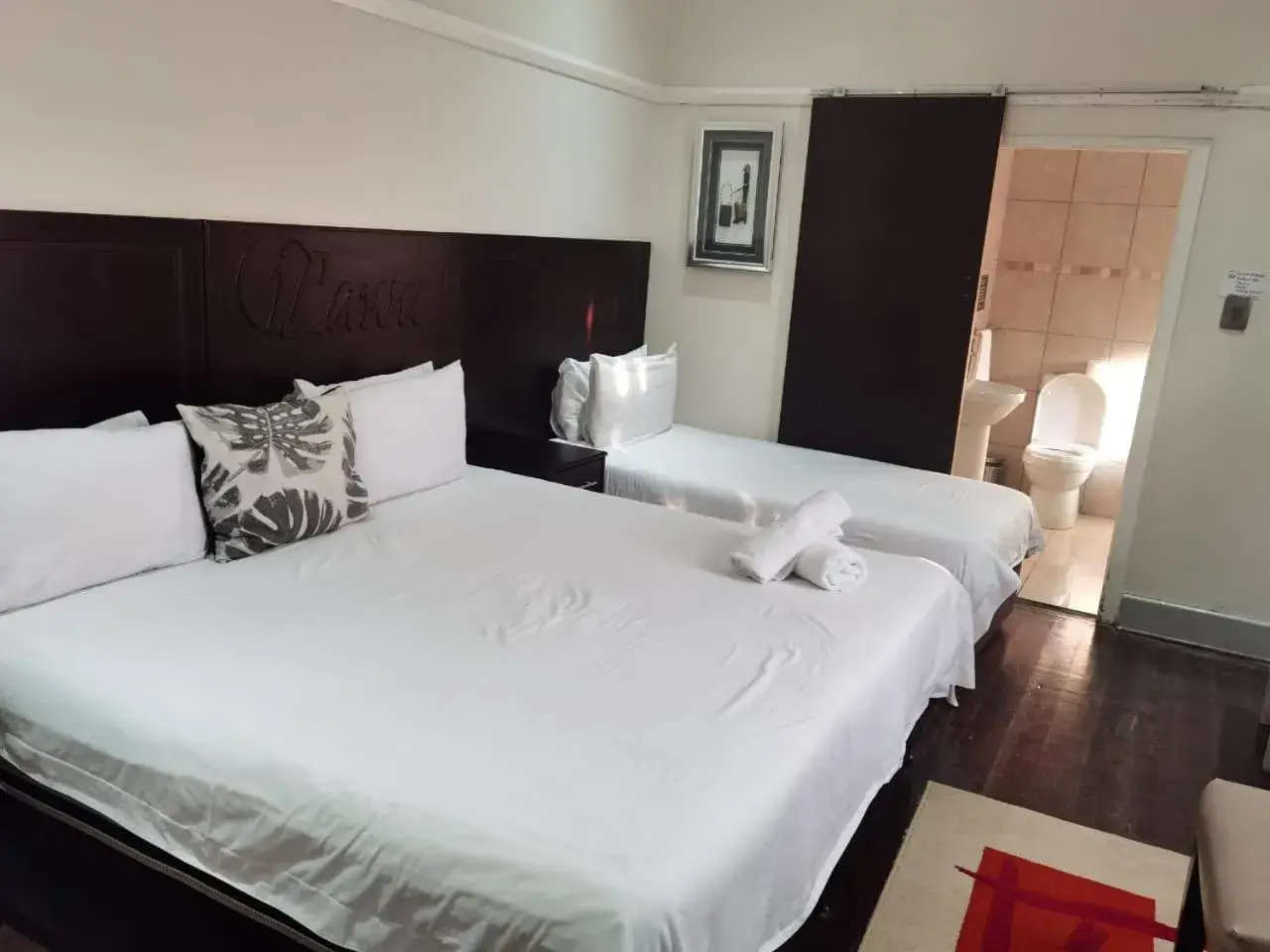Deluxe Double Room in New England Guest House by Ilawu Deluxe Double Room in New England Guest House by Ilawu