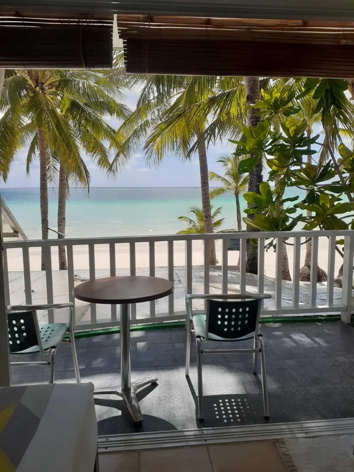 Bluewaves Beach House Bluewaves Beach House