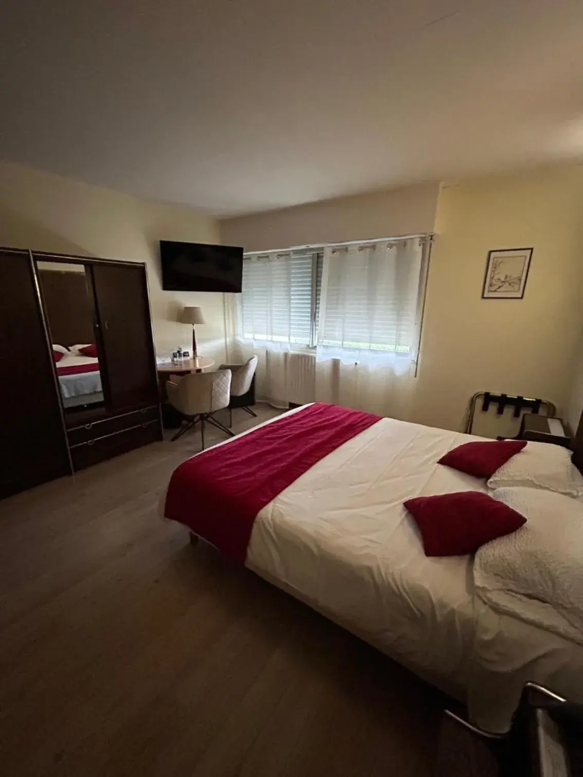 Superior Double Room in Logis Hôtel restaurant Horizon 117 Superior Double Room in Logis Hôtel restaurant Horizon 117