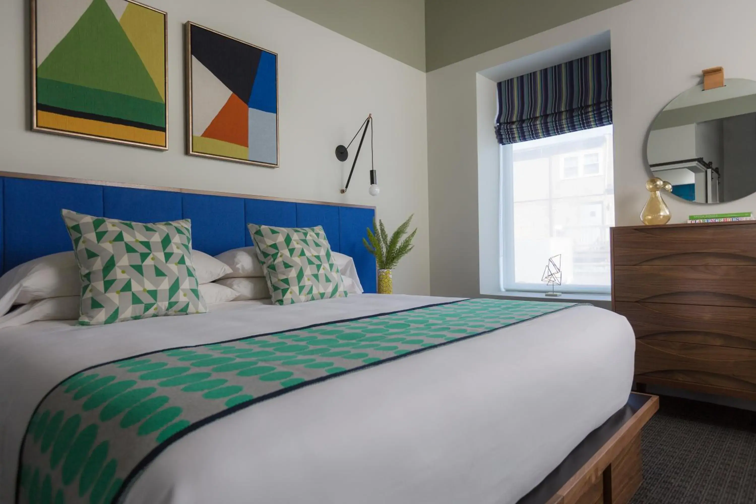 Queen Room - Disability Access in The Hotel Salem Queen Room - Disability Access in The Hotel Salem