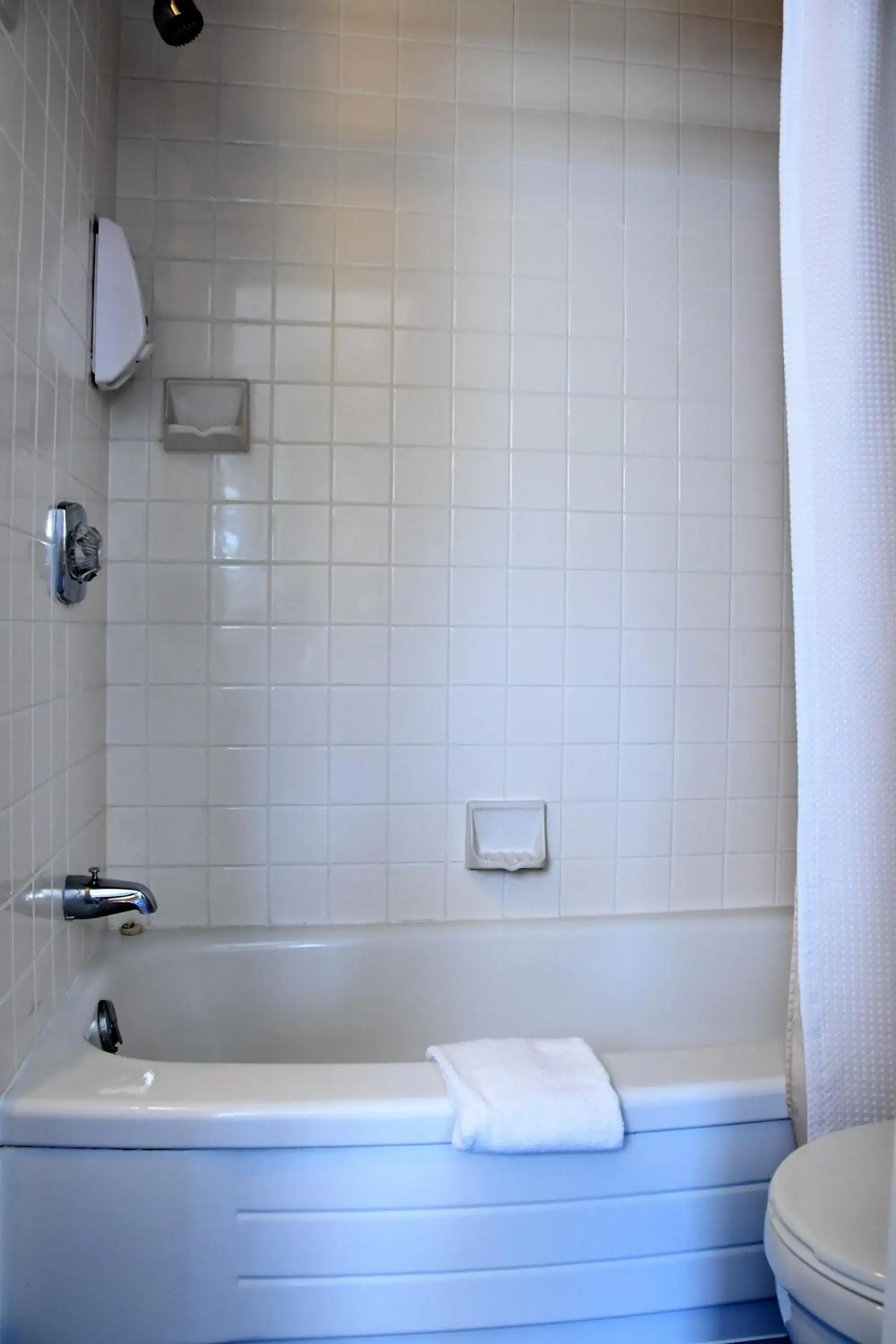 Superior Room 1 queen bed and 1 sofa bed in Auberge Beausejour Superior Room 1 queen bed and 1 sofa bed in Auberge Beausejour