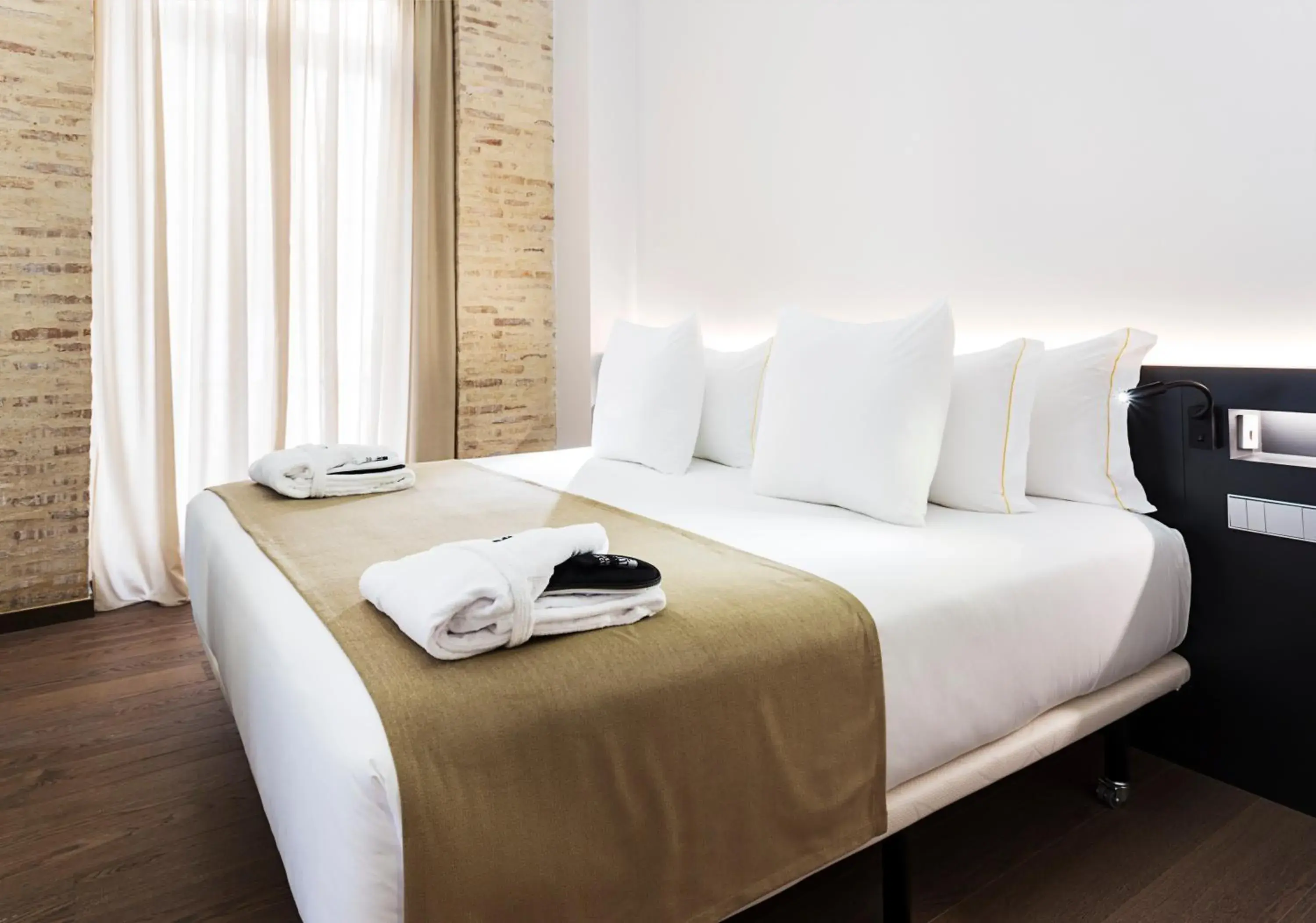 Double or Twin Room with View in One Shot Mercat Double or Twin Room with View in One Shot Mercat