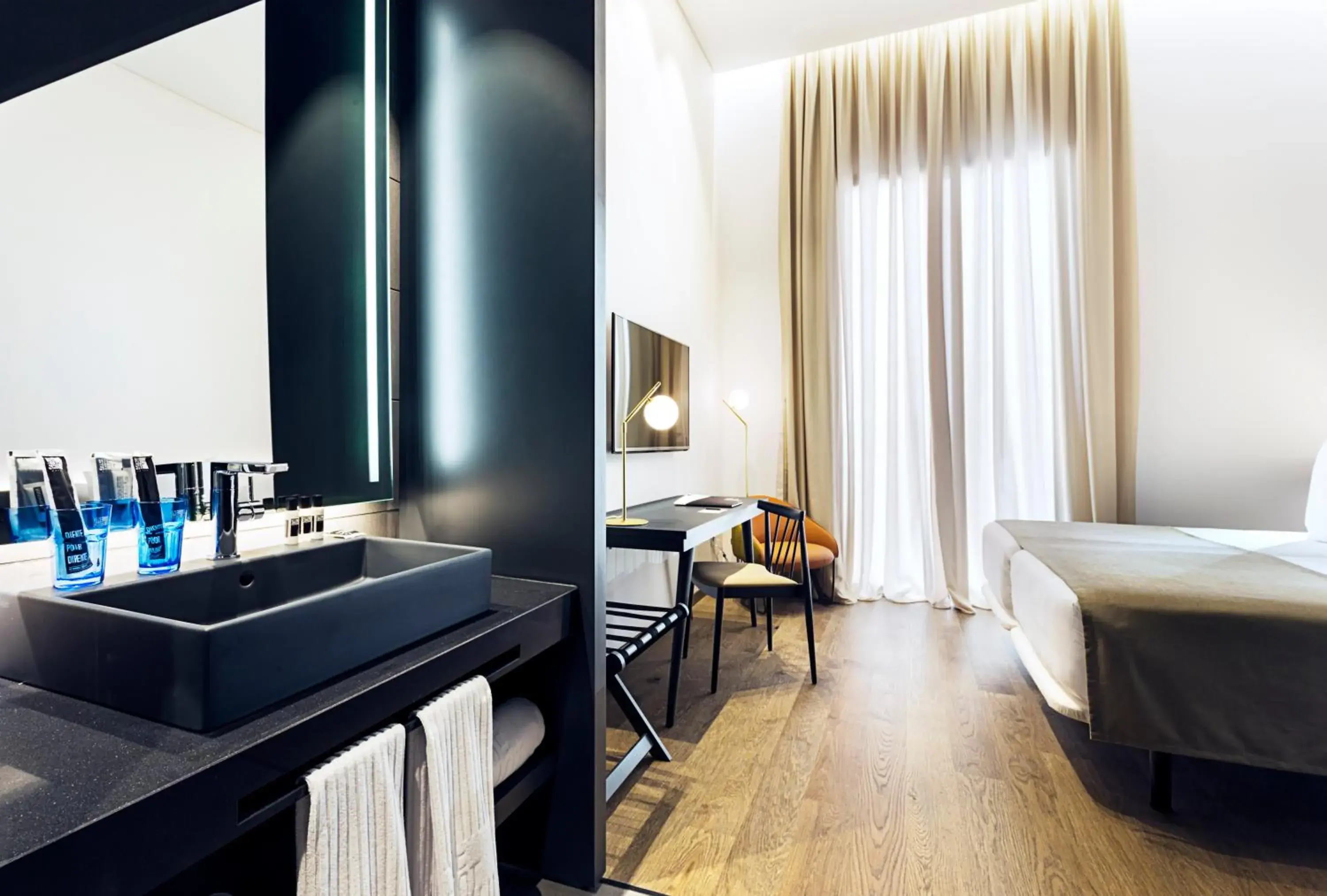 Standard Suite in One Shot Mercat Standard Suite in One Shot Mercat