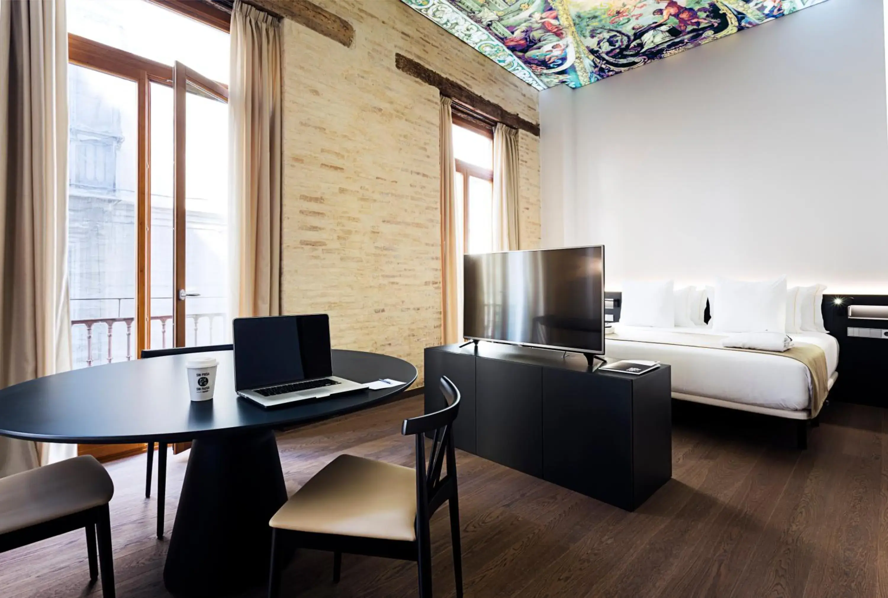 Junior Suite in One Shot Mercat Junior Suite in One Shot Mercat