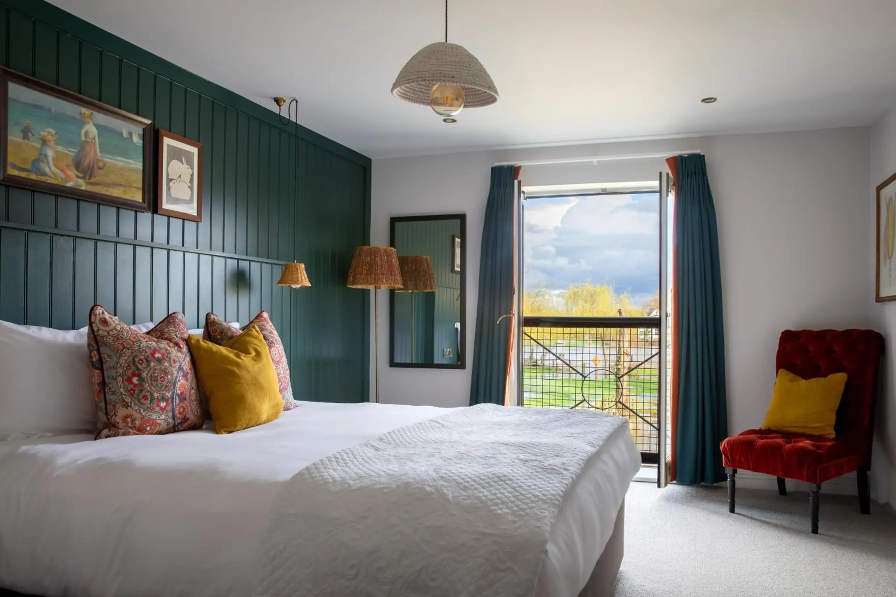 Superior Double Room in The Bridge Hotel Superior Double Room in The Bridge Hotel