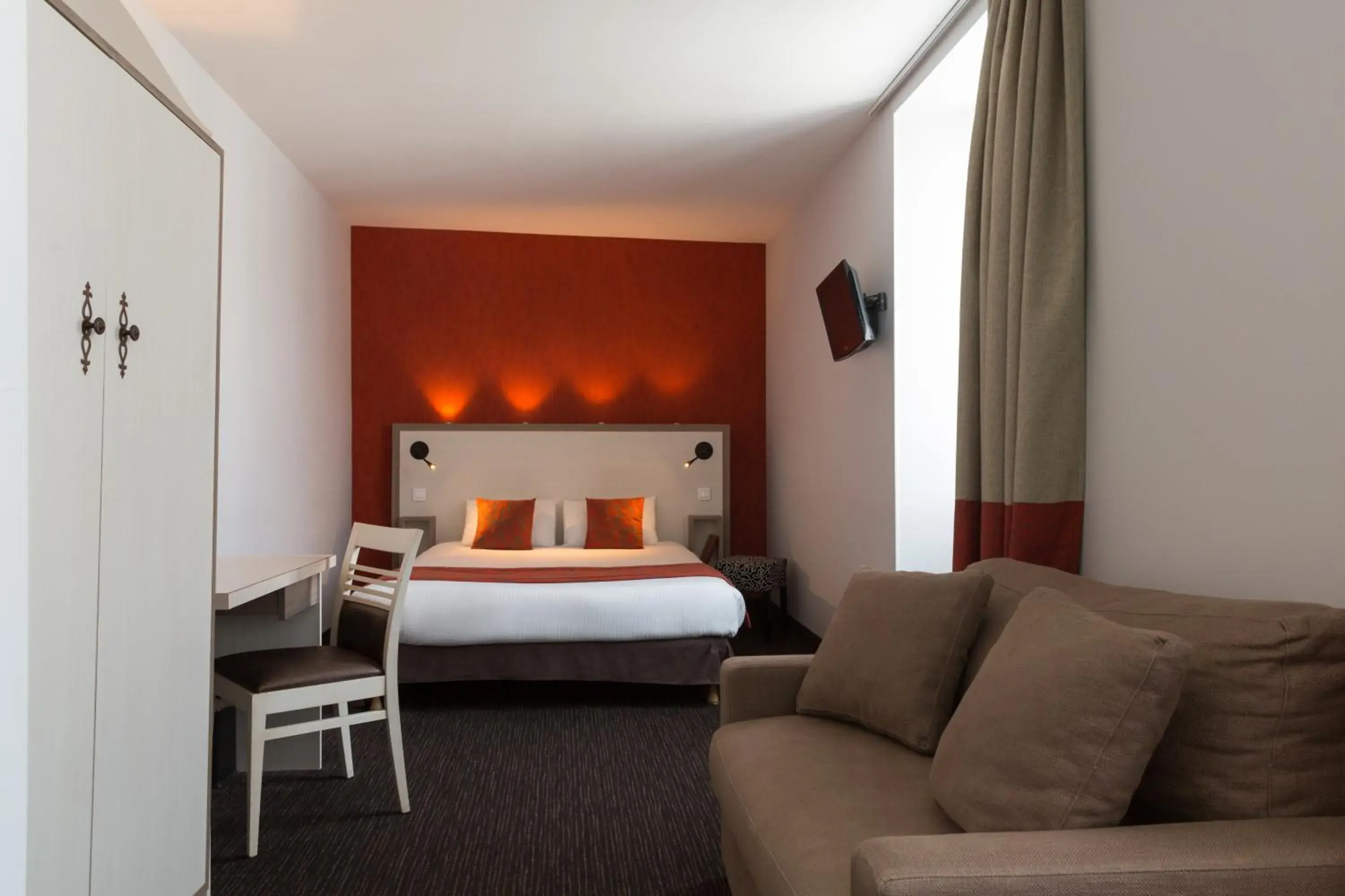 Superior Double Room in Domaine Le Martinet, The Originals Relais Superior Double Room in Domaine Le Martinet, The Originals Relais