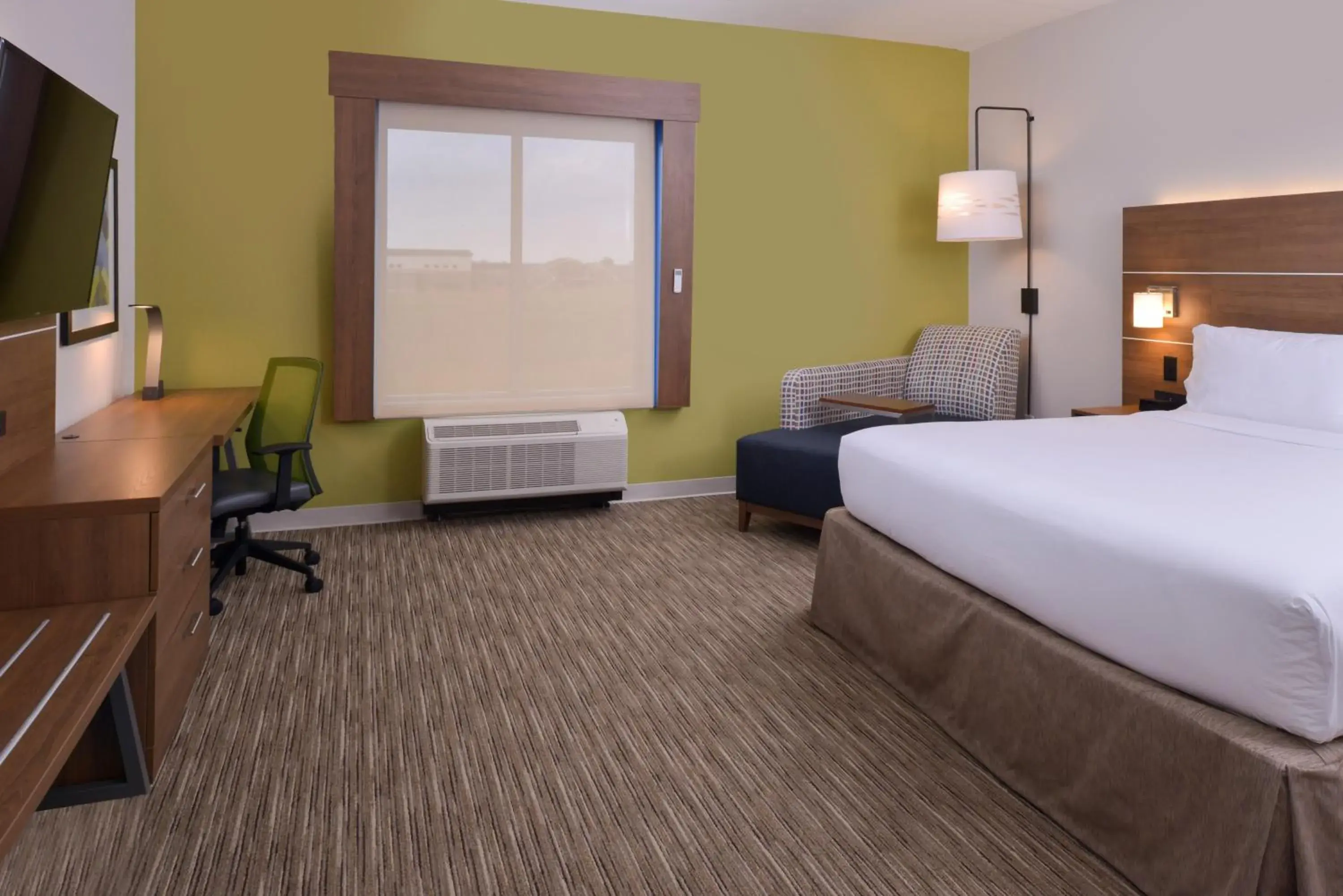 King Room - Hearing Accessible in Holiday Inn Express - Nashville South - Spring Hill by IHG King Room - Hearing Accessible in Holiday Inn Express - Nashville South - Spring Hill by IHG