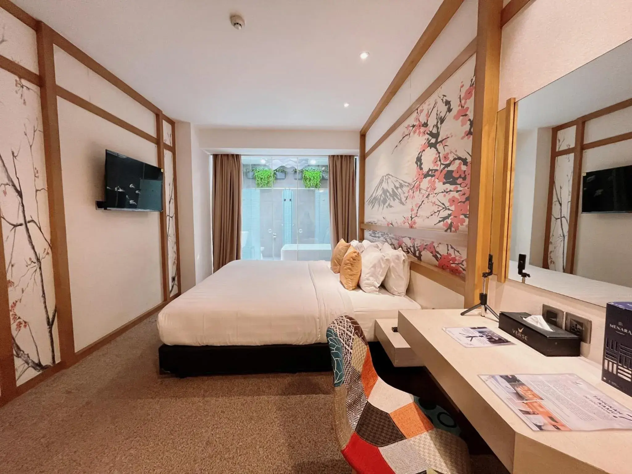 Suite Jacuzzi Room in Verse Luxe Hotel Wahid Hasyim Suite Jacuzzi Room in Verse Luxe Hotel Wahid Hasyim