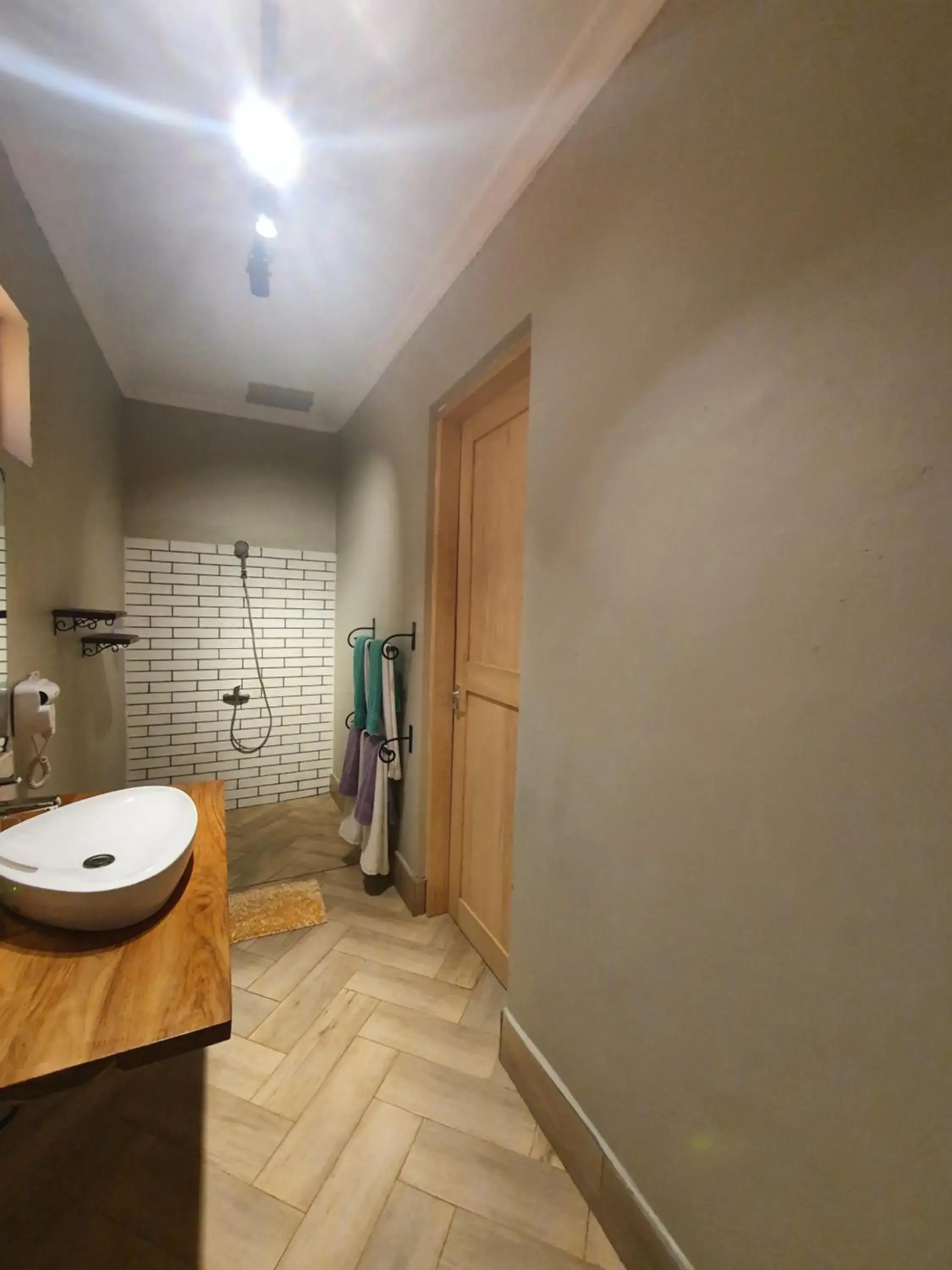 Premium Quadruple Room - single occupancy in Boulevard Inn Mt Meru Premium Quadruple Room - single occupancy in Boulevard Inn Mt Meru