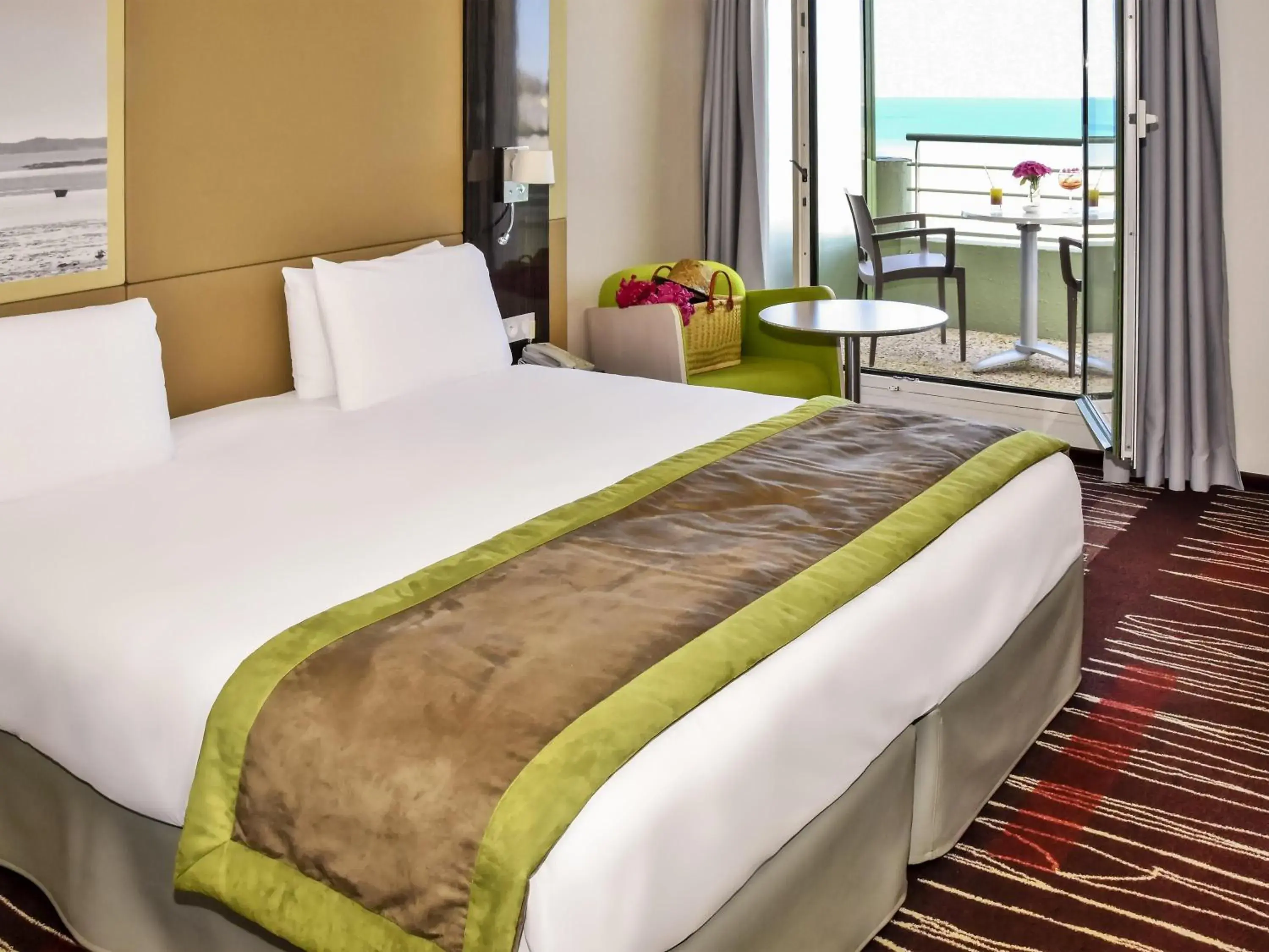 Superior Room - Ocean View in Mercure Granville Le Grand Large Superior Room - Ocean View in Mercure Granville Le Grand Large