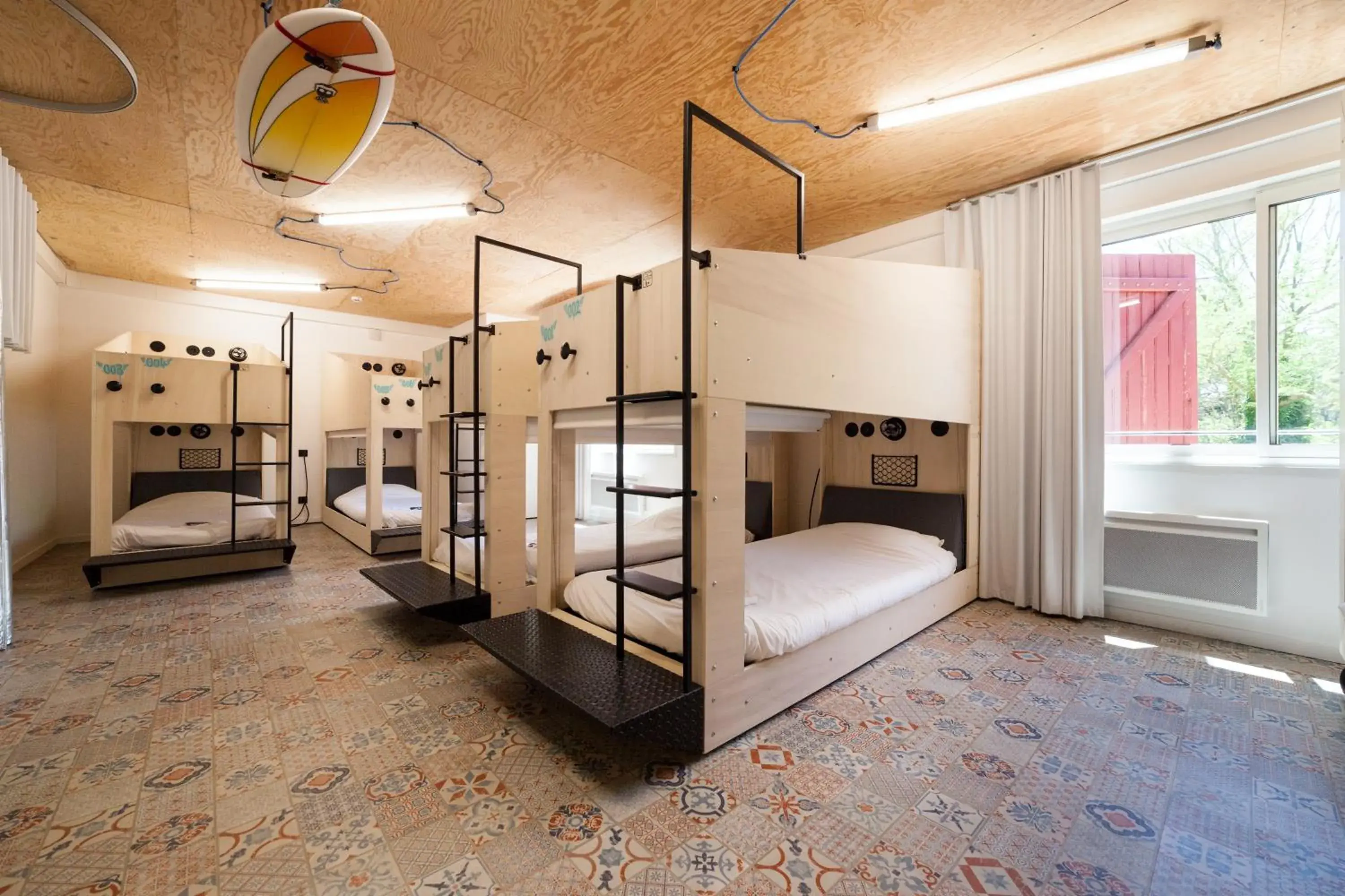 Private Bedroom for 12 people with shared bathroom in JO&JOE Hossegor Private Bedroom for 12 people with shared bathroom in JO&JOE Hossegor