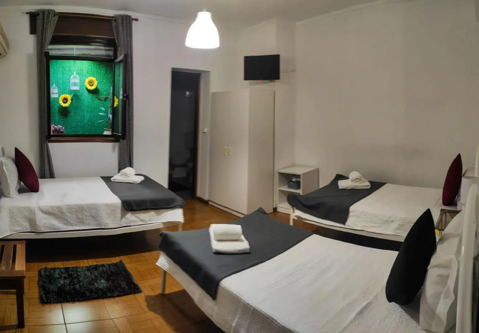 Triple Room with Private Bathroom in Alojamento Local Tamega Triple Room with Private Bathroom in Alojamento Local Tamega