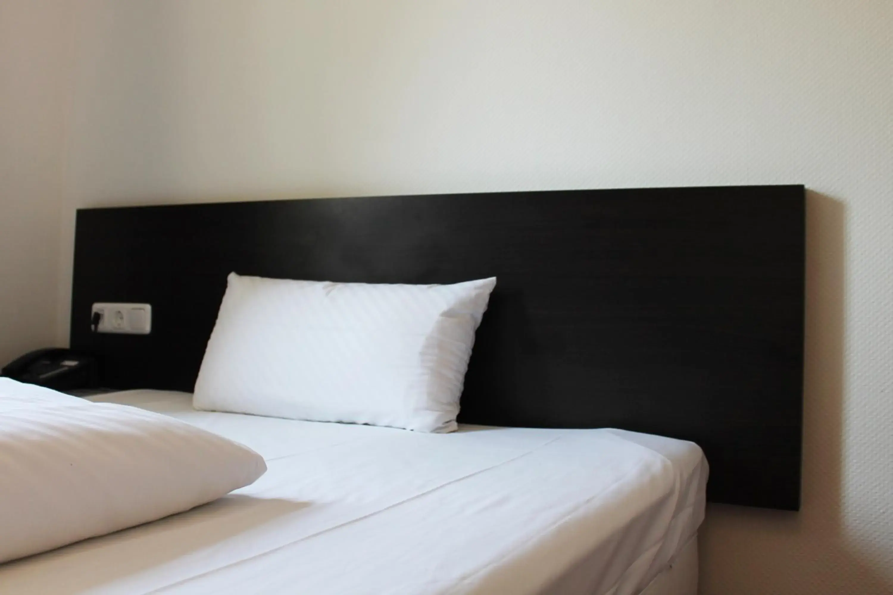 Comfort Single Room in Aariana Hotel Comfort Single Room in Aariana Hotel