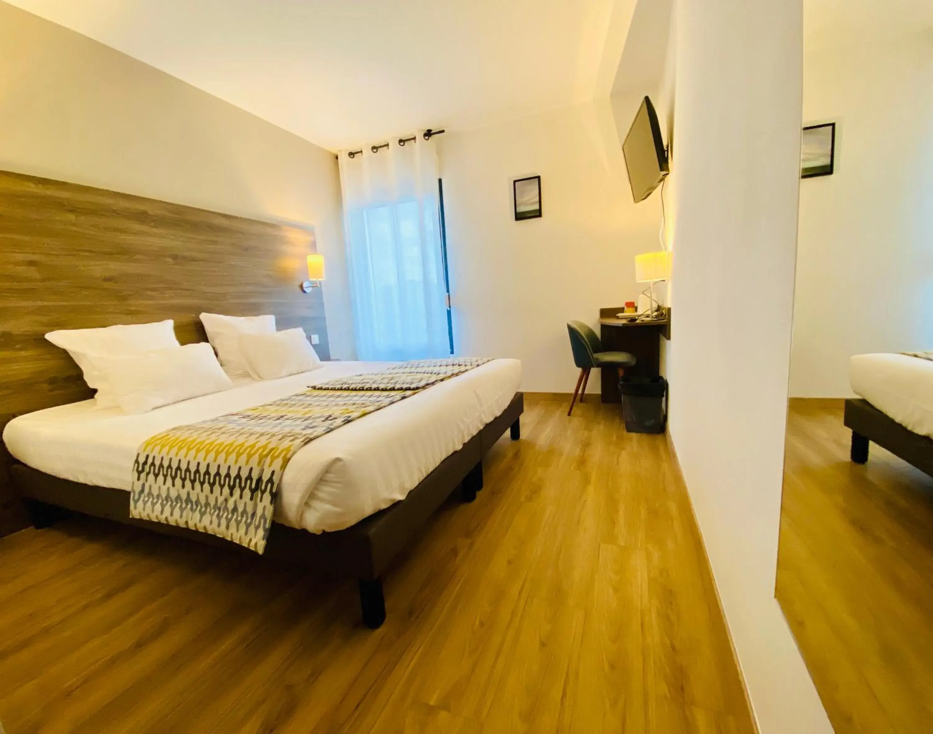 Double Room in Hotel du Trégor Double Room in Hotel du Trégor