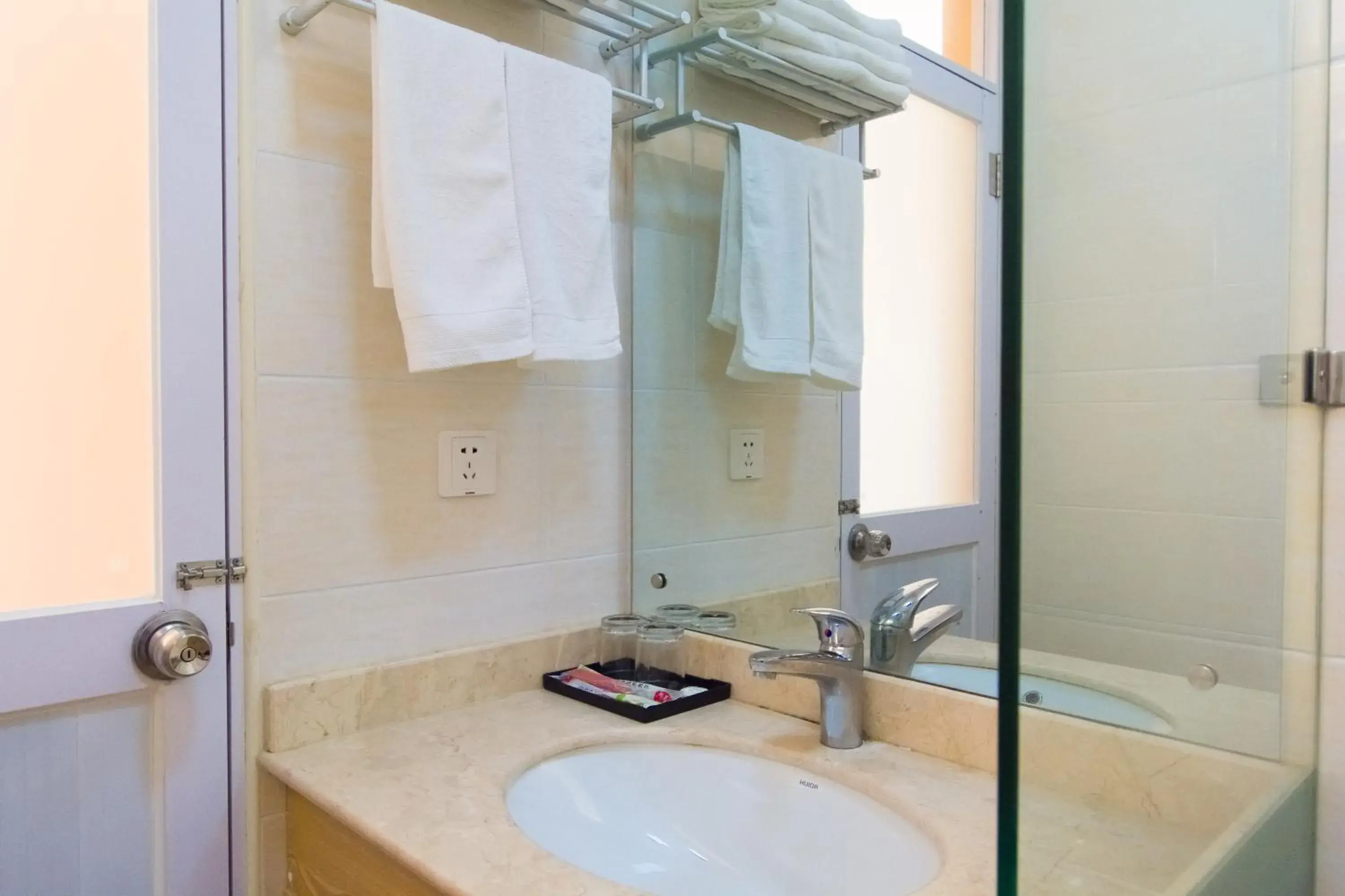 Queen Room with Balcony in Sanya Passion fruit Inn Queen Room with Balcony in Sanya Passion fruit Inn