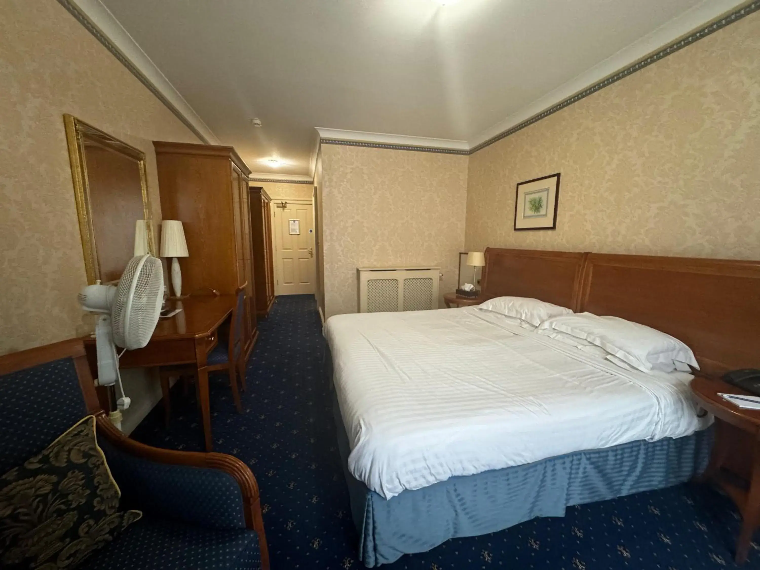 Family Double Room in Tre-Ysgawen Hall & Spa Family Double Room in Tre-Ysgawen Hall & Spa