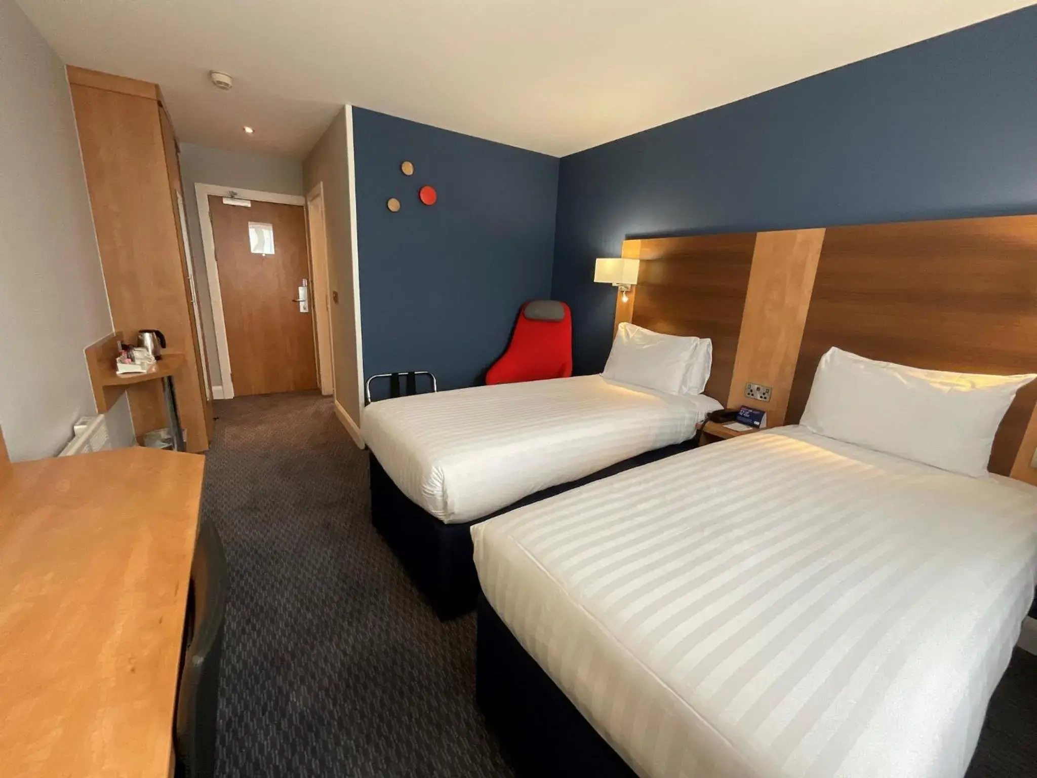 Standard Twin Room with Free Hot Breakfast in Holiday Inn Express Nuneaton by IHG Standard Twin Room with Free Hot Breakfast in Holiday Inn Express Nuneaton by IHG
