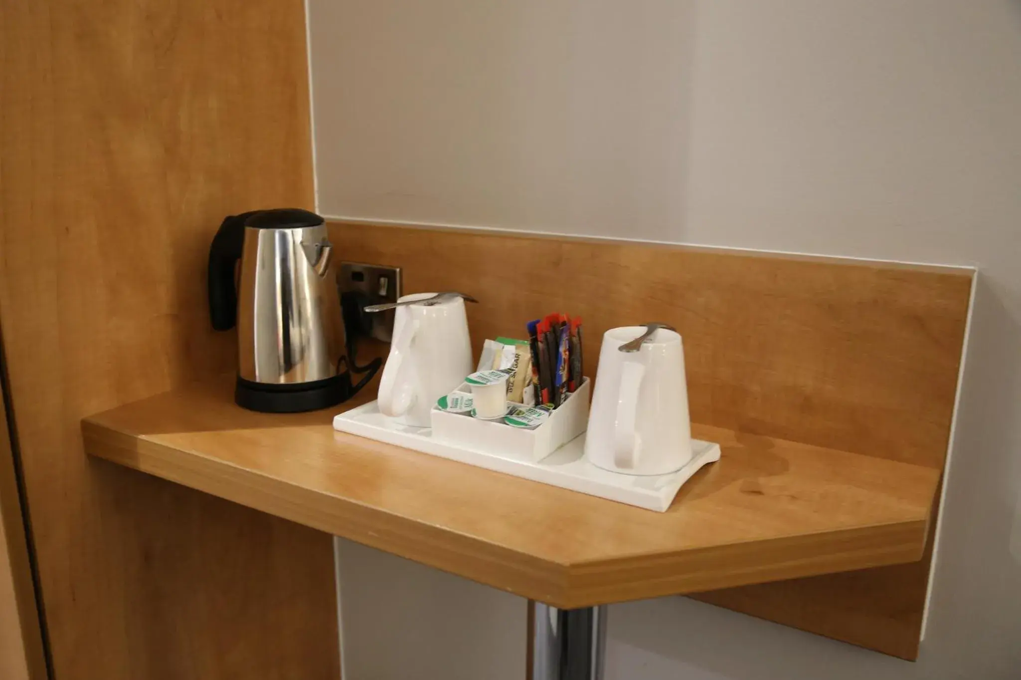 Standard Double Room with Free Hot Breakfast in Holiday Inn Express Nuneaton by IHG Standard Double Room with Free Hot Breakfast in Holiday Inn Express Nuneaton by IHG