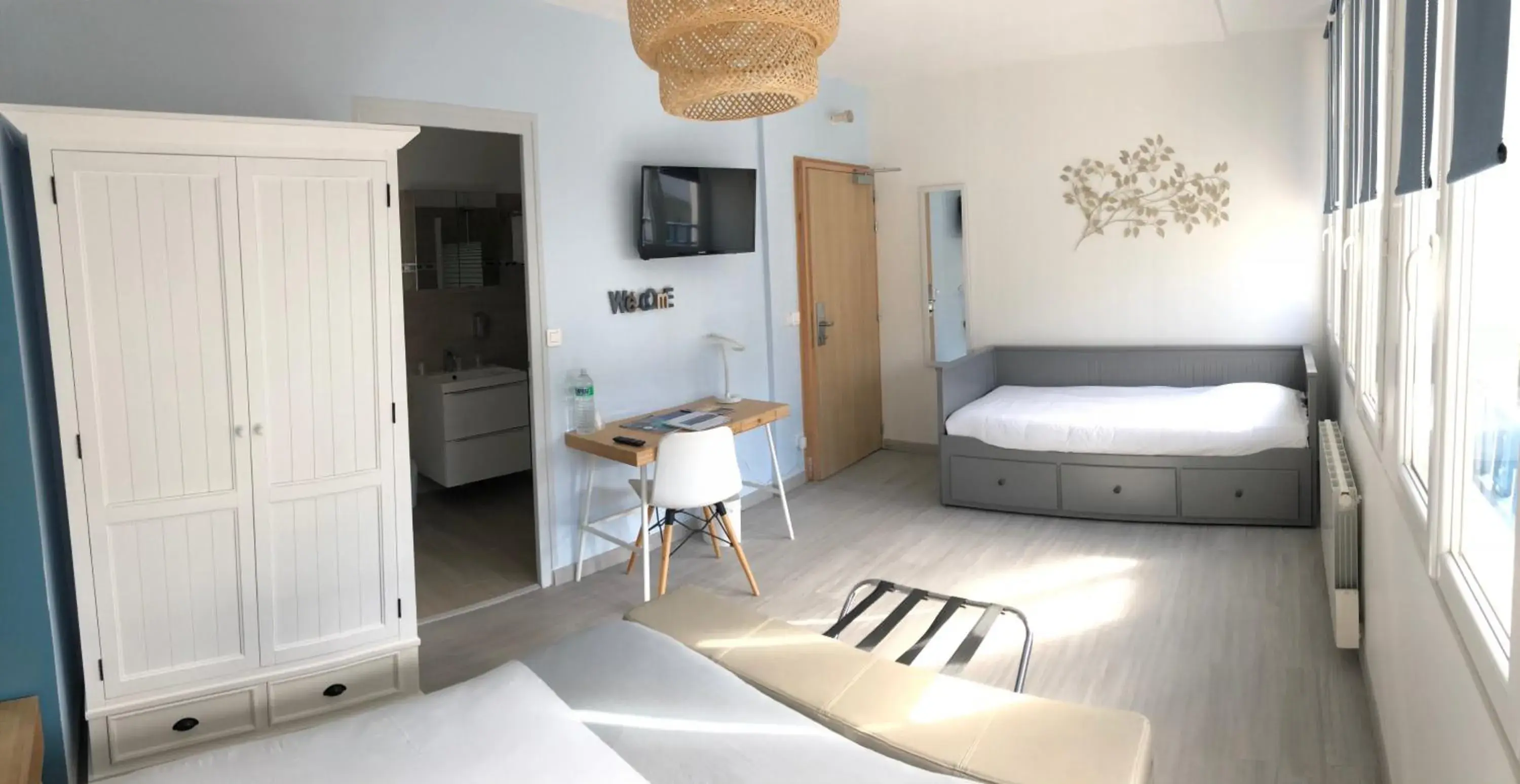 Standard Triple Room in Le Relais Du Lac Standard Triple Room in Le Relais Du Lac