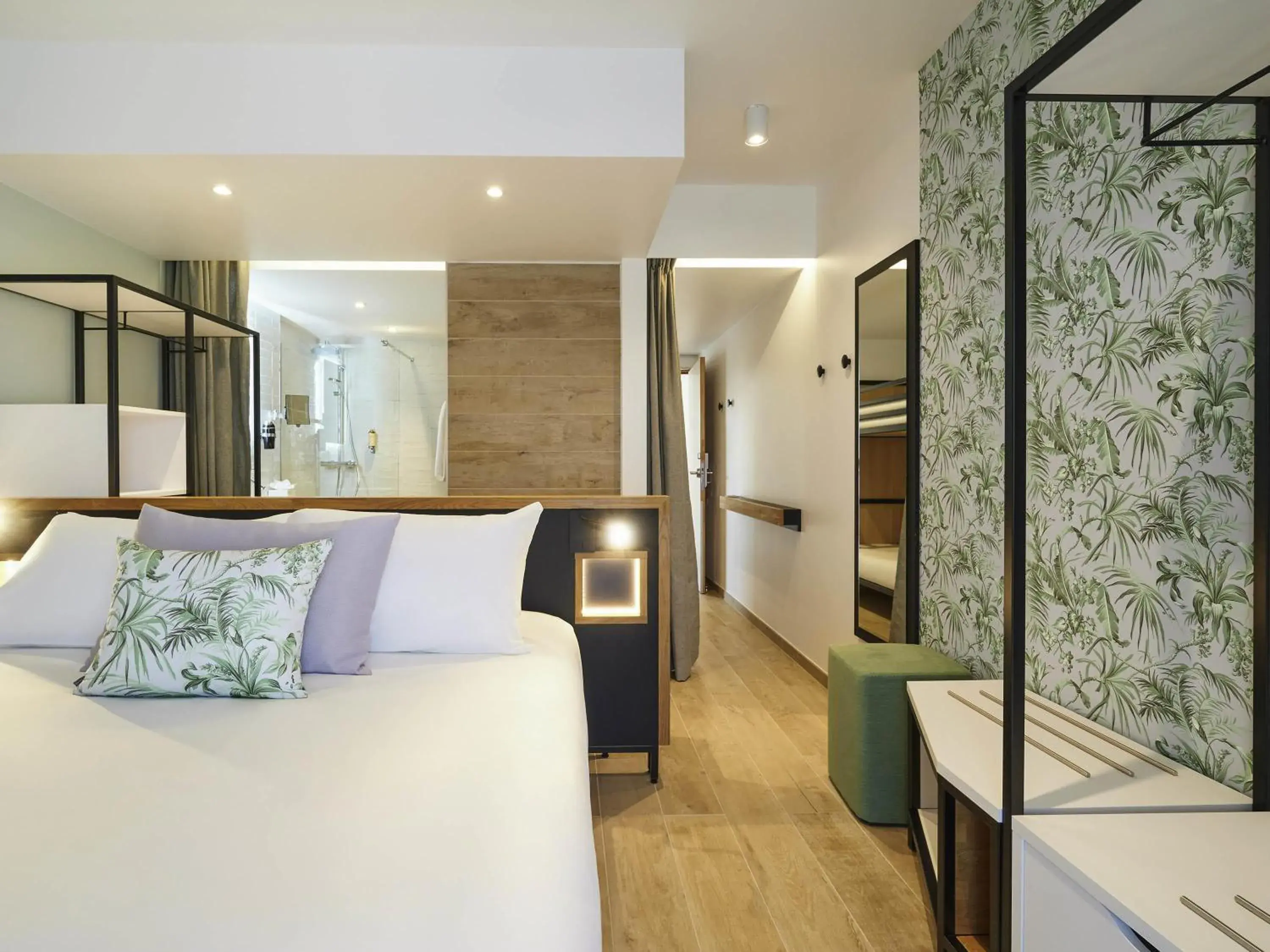 Classic Double Room with Bunk Beds and Balcony in Mercure Avignon Gare TGV Classic Double Room with Bunk Beds and Balcony in Mercure Avignon Gare TGV