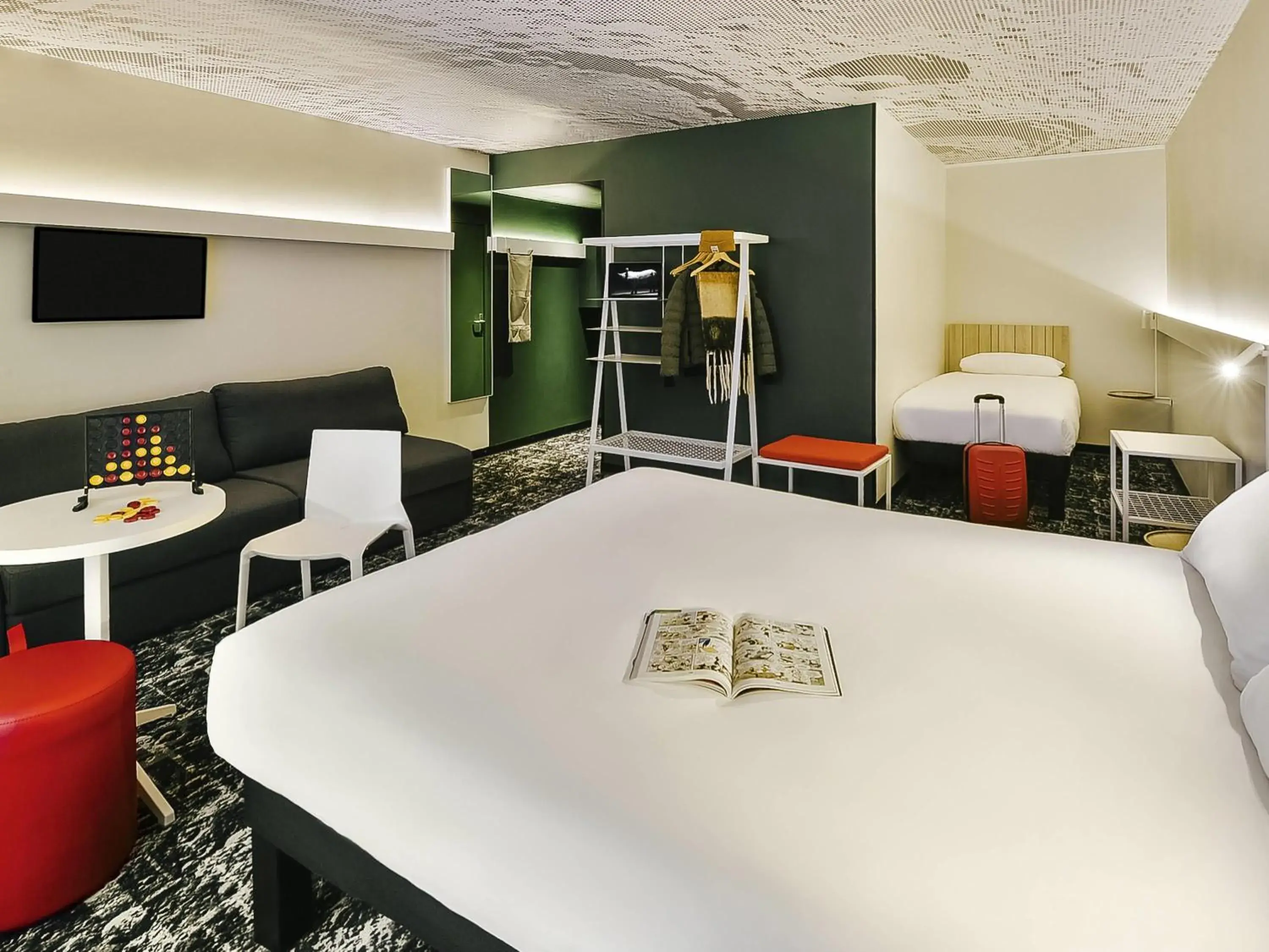 Family Room in Ibis Annecy - Cran-Gevrier Family Room in Ibis Annecy - Cran-Gevrier