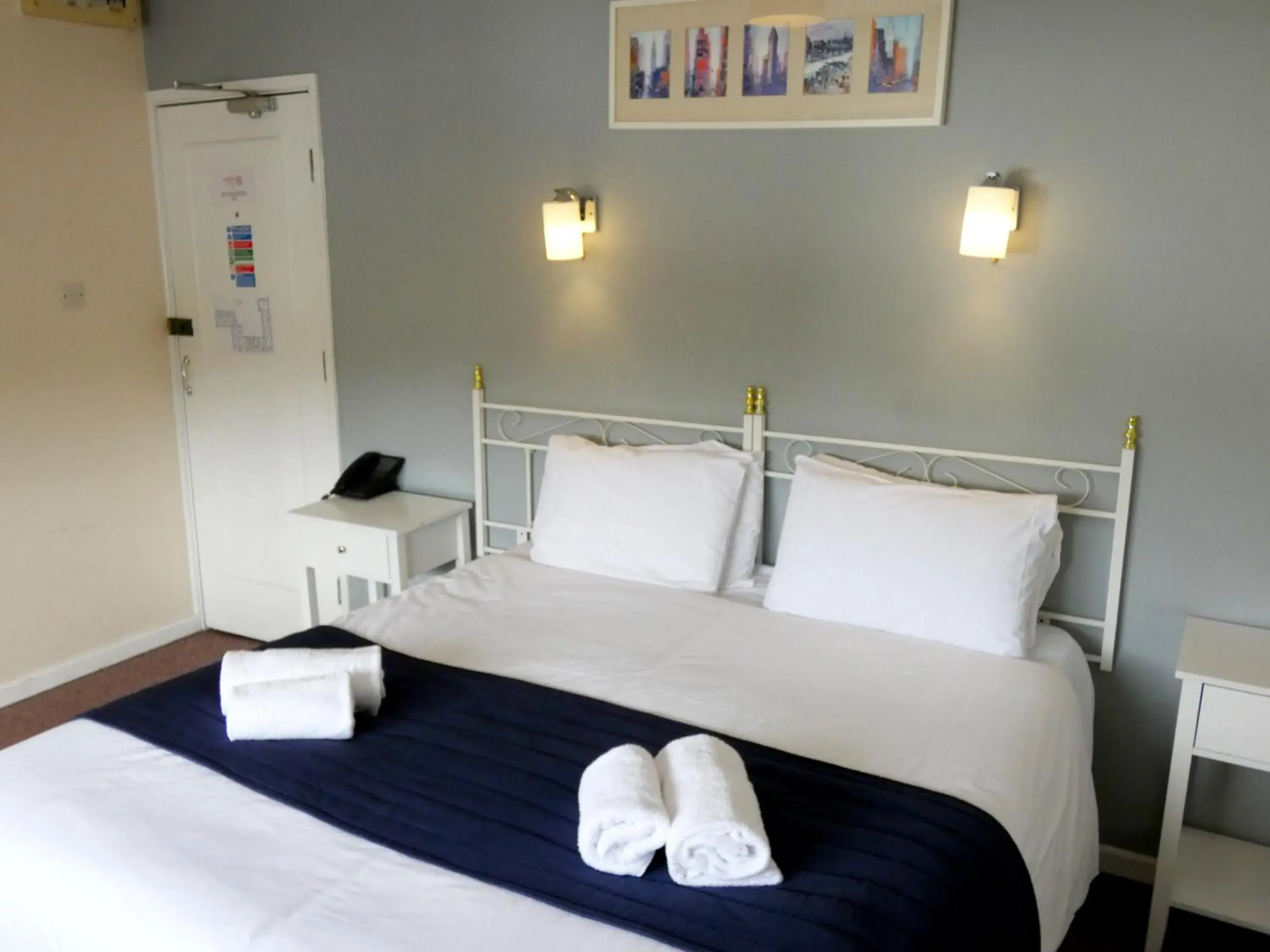 Double or Twin Room in The Riverside Hotel Double or Twin Room in The Riverside Hotel