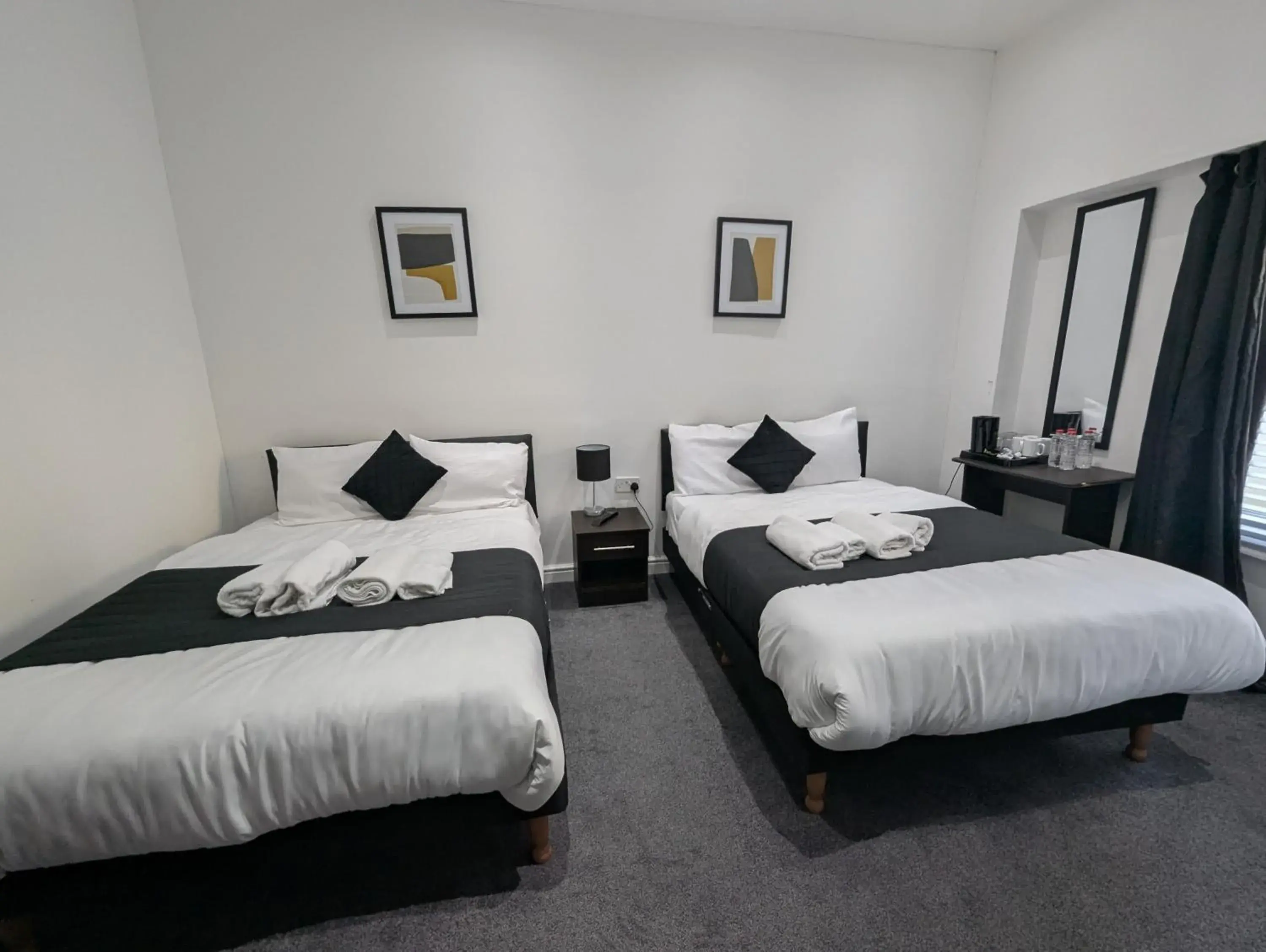 Twin Room in OYO Firs Lodge London Heathrow Twin Room in OYO Firs Lodge London Heathrow