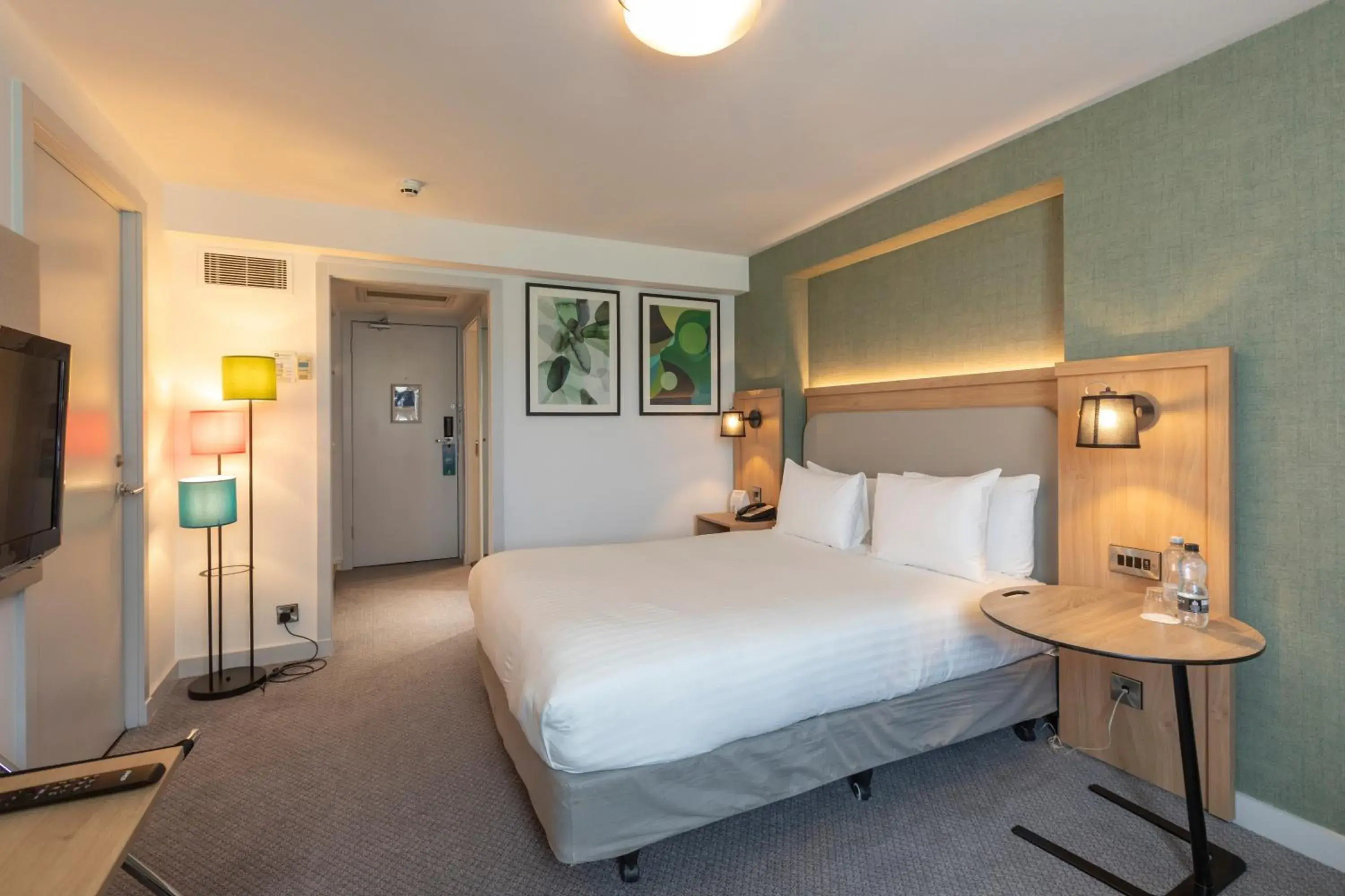 Double Room with Sofa Bed in Holiday Inn Brentwood by IHG Double Room with Sofa Bed in Holiday Inn Brentwood by IHG