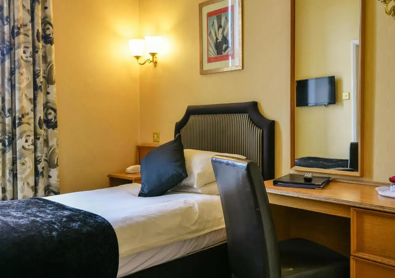 Single Room in Cairndale Hotel & Spa Single Room in Cairndale Hotel & Spa