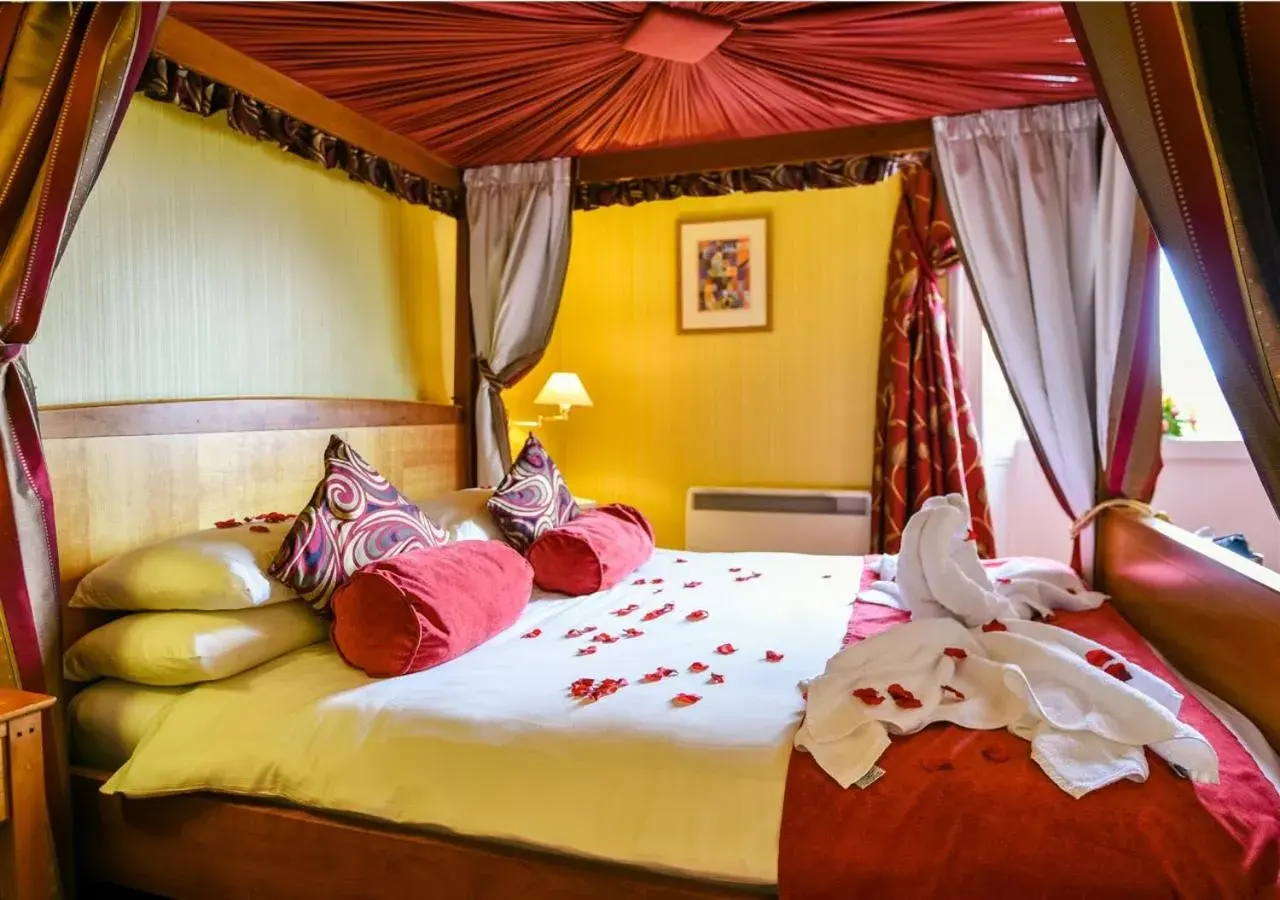 Luxury Suite - single occupancy in Cairndale Hotel & Spa Luxury Suite - single occupancy in Cairndale Hotel & Spa