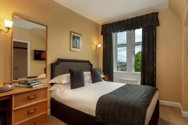 Classic Double or Twin Room in Cairndale Hotel & Spa Classic Double or Twin Room in Cairndale Hotel & Spa