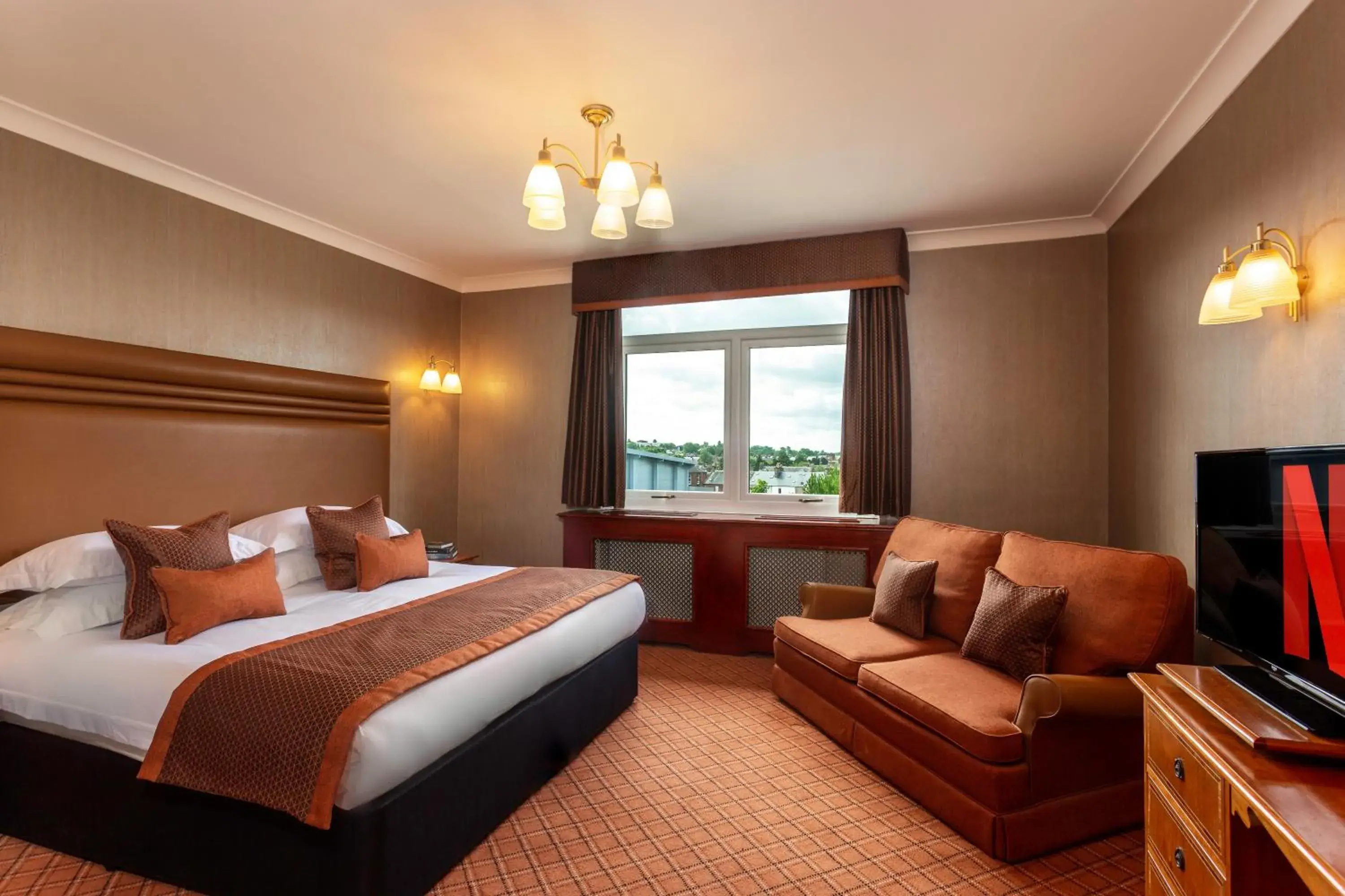 Luxury King Room - single occupancy in Cairndale Hotel & Spa Luxury King Room - single occupancy in Cairndale Hotel & Spa