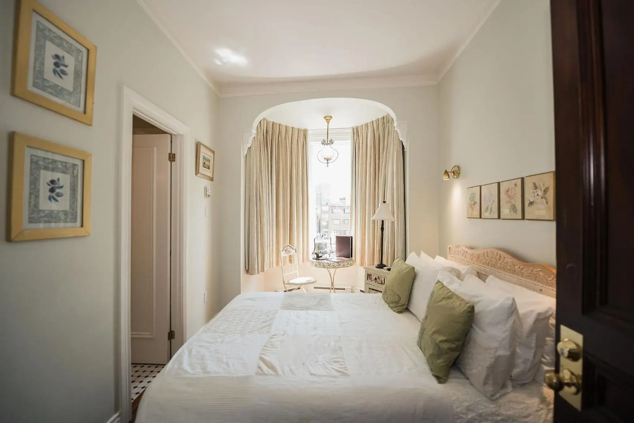 Single Room in Manoir Sherbrooke Single Room in Manoir Sherbrooke